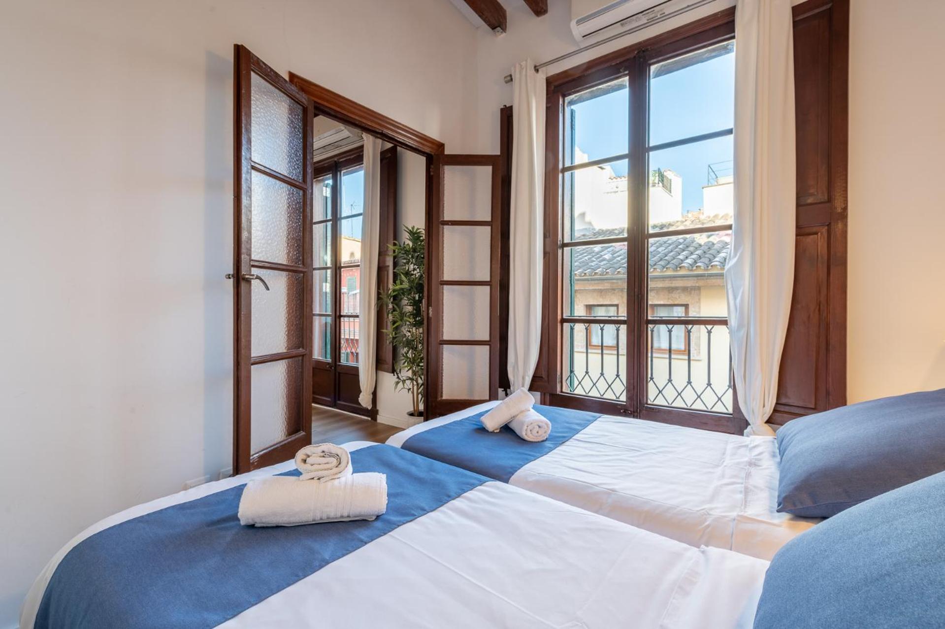 Apartamento con Balcón