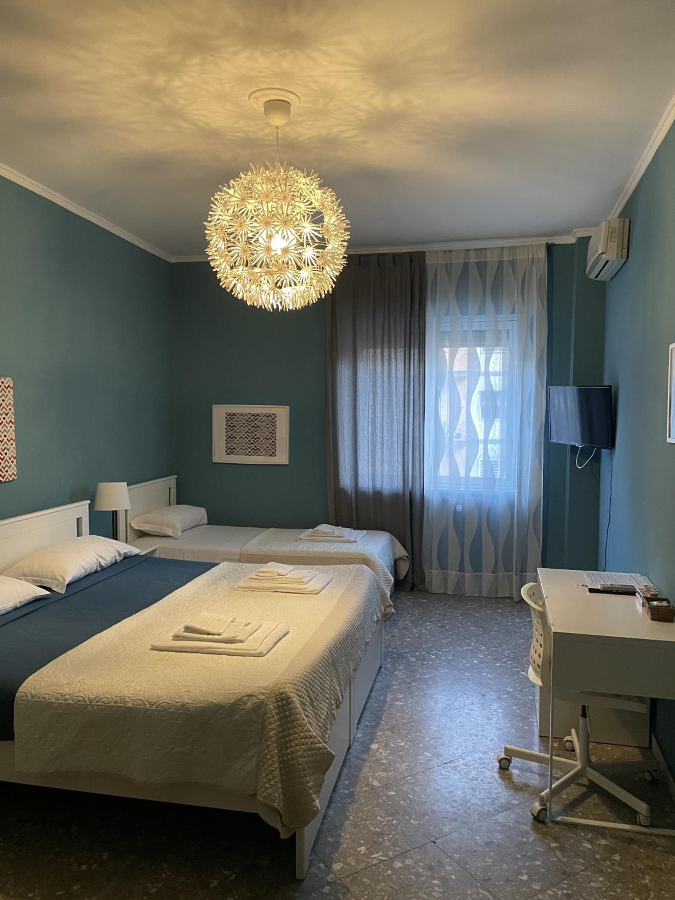 Triple Room with Private Bathroom - Photo 1