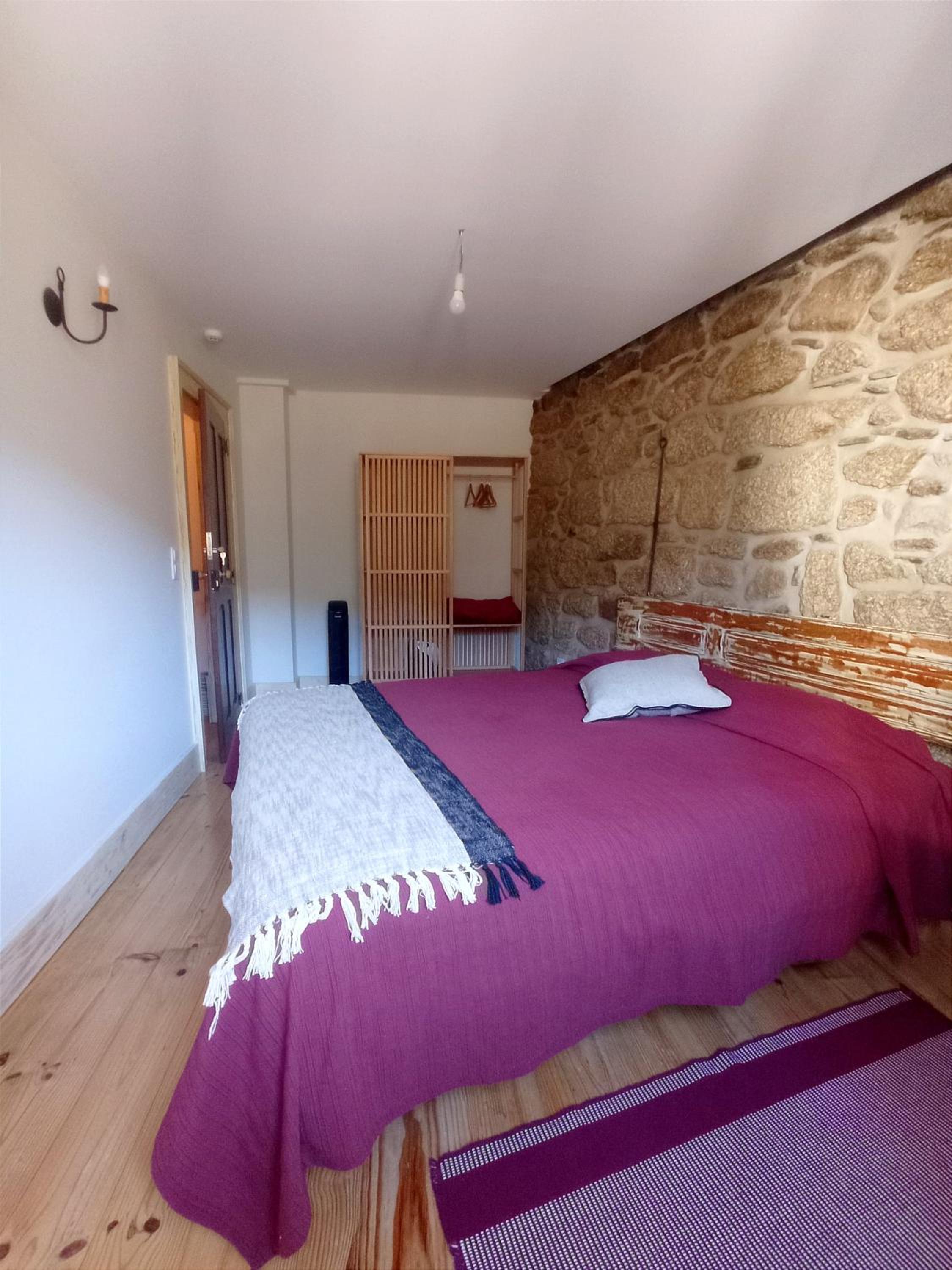 Five-Bedroom House photo 2