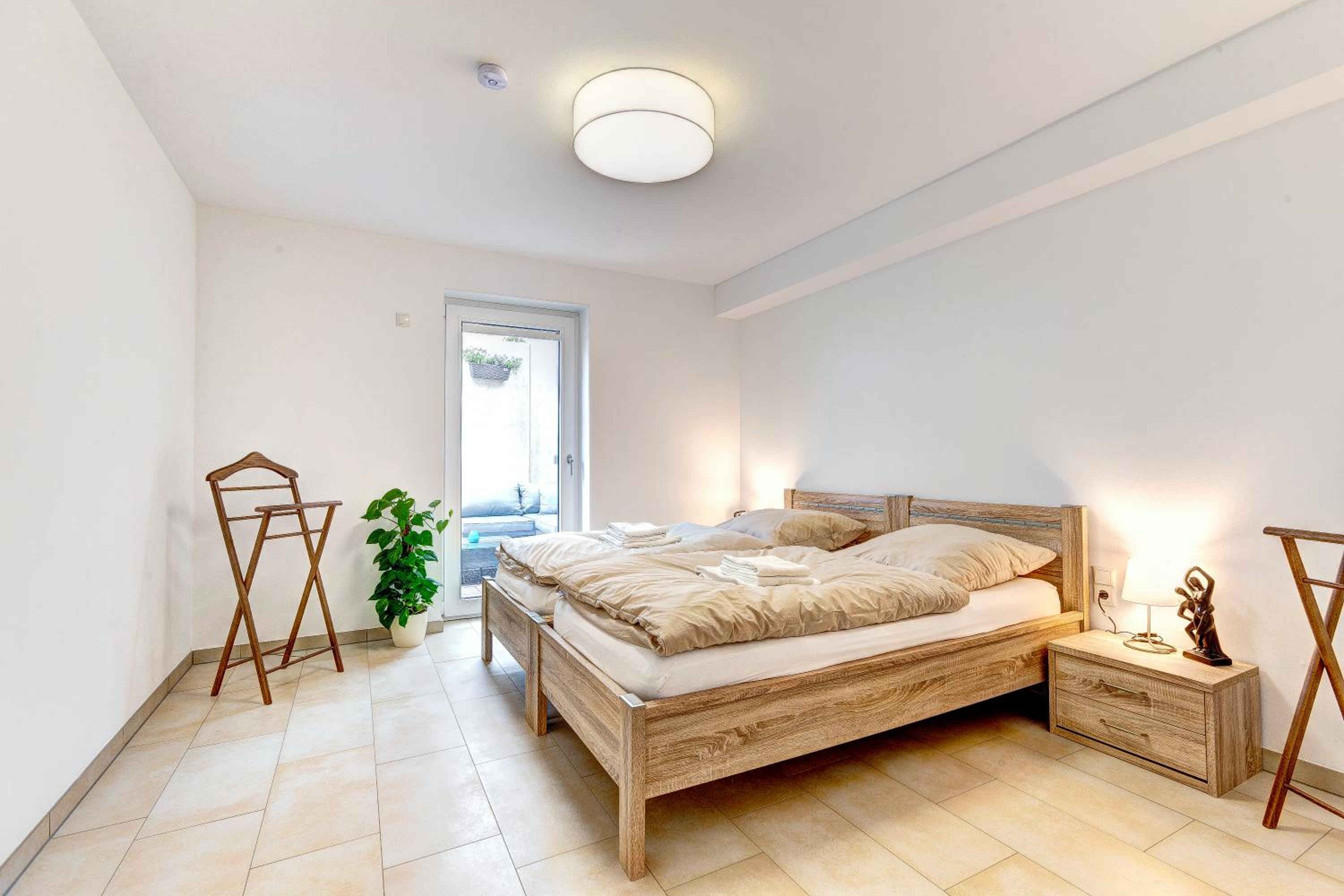 One-Bedroom Apartment photo 1