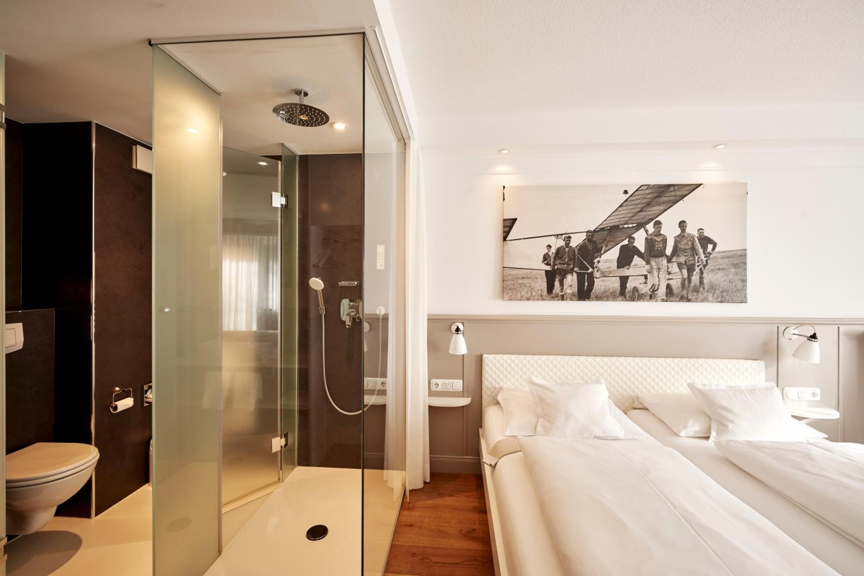 Double Room with Balcony - Photo 6