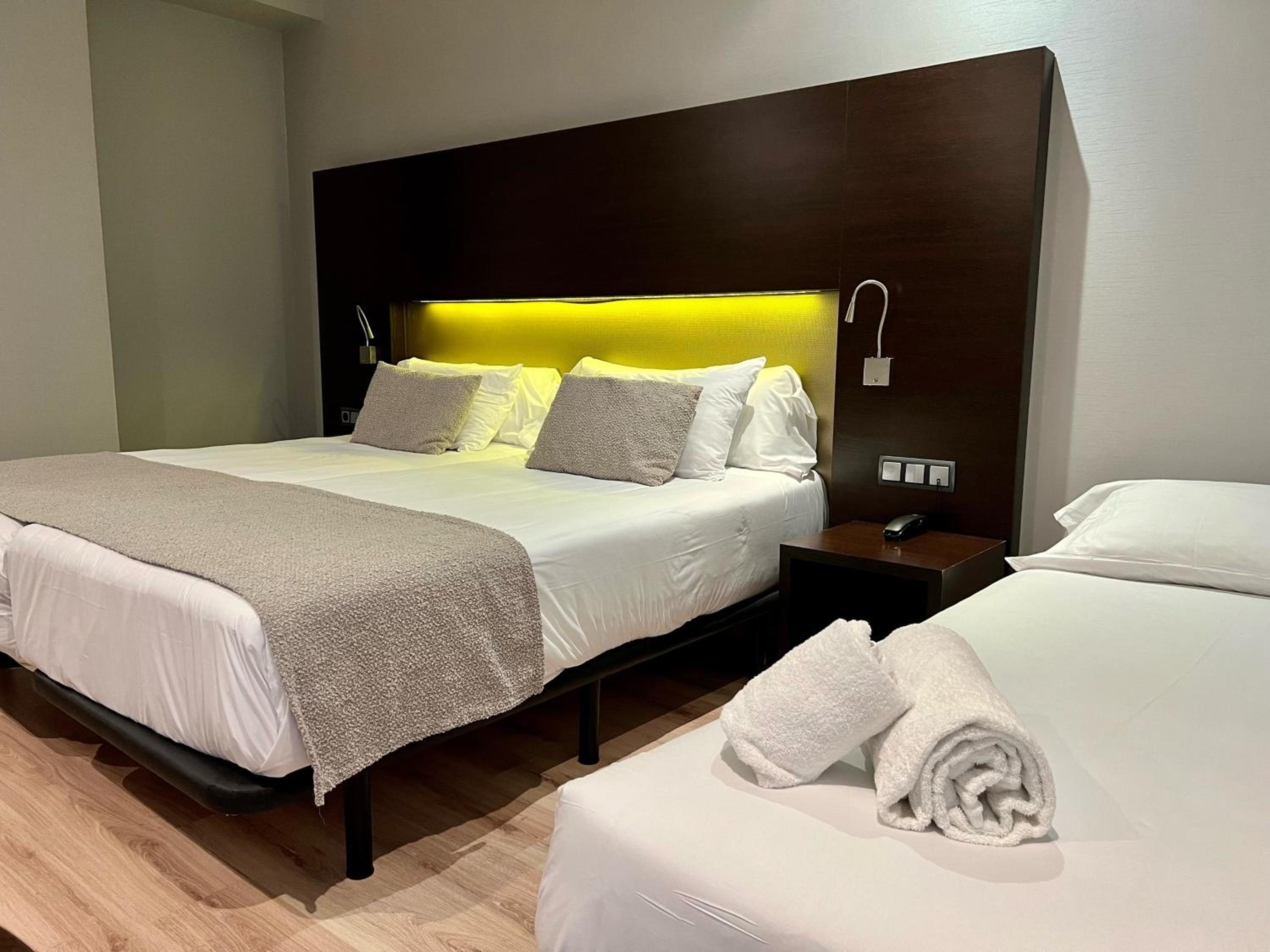 Triple Room (3 Adults) - Photo 6