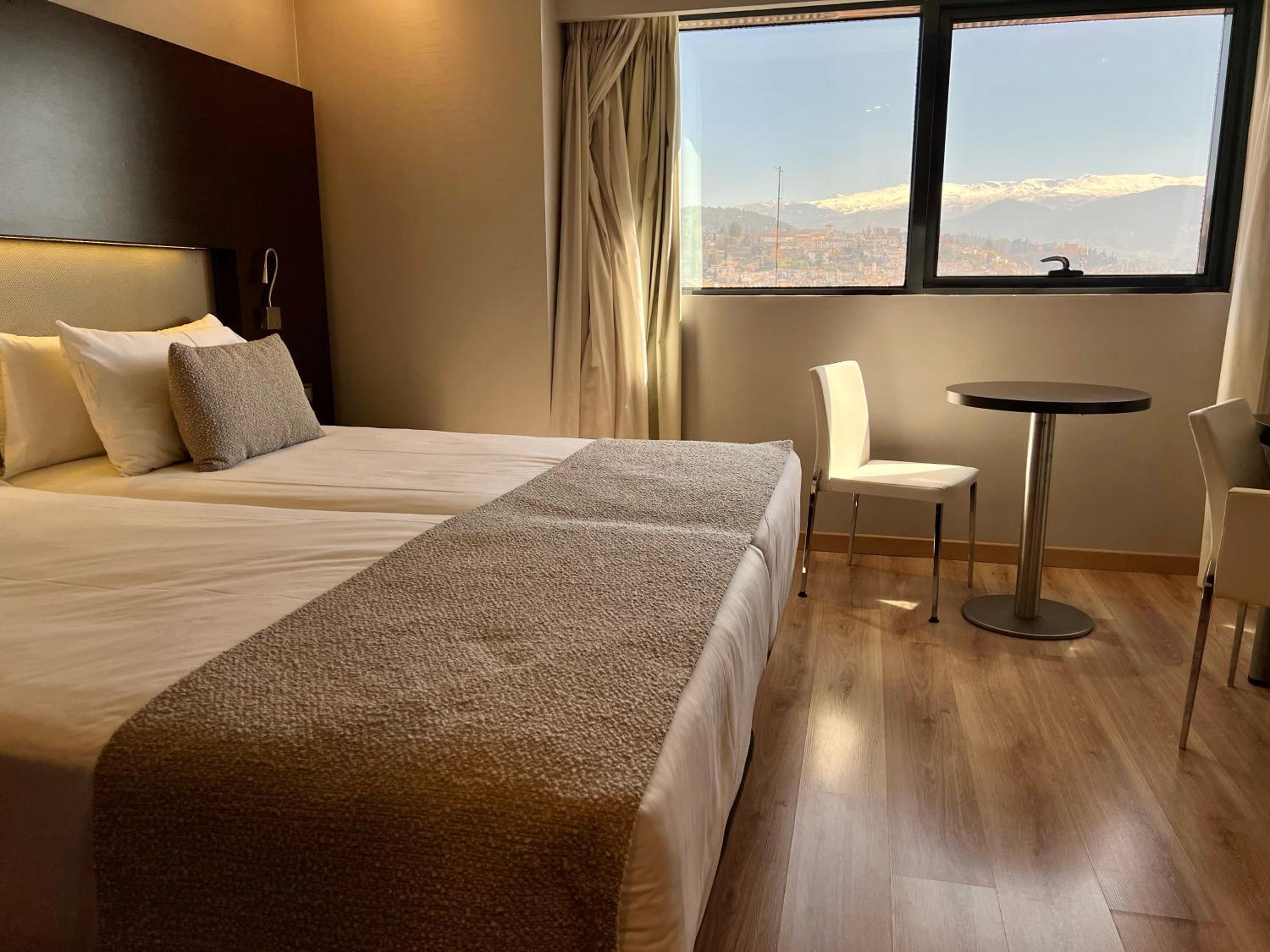 Twin Room - Photo 1