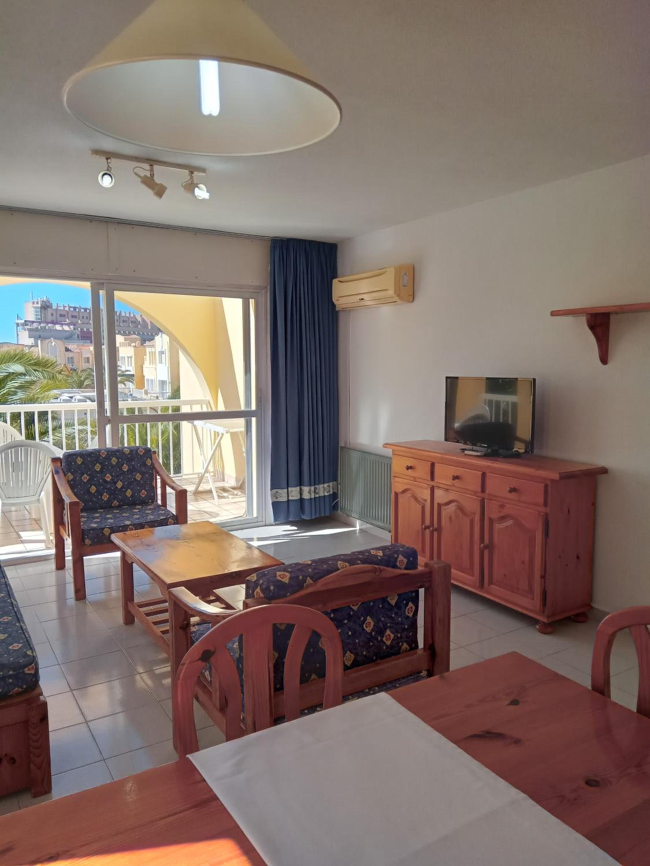 Apartamento de un dormitorio con terraza (2 adultos + 2 niños)