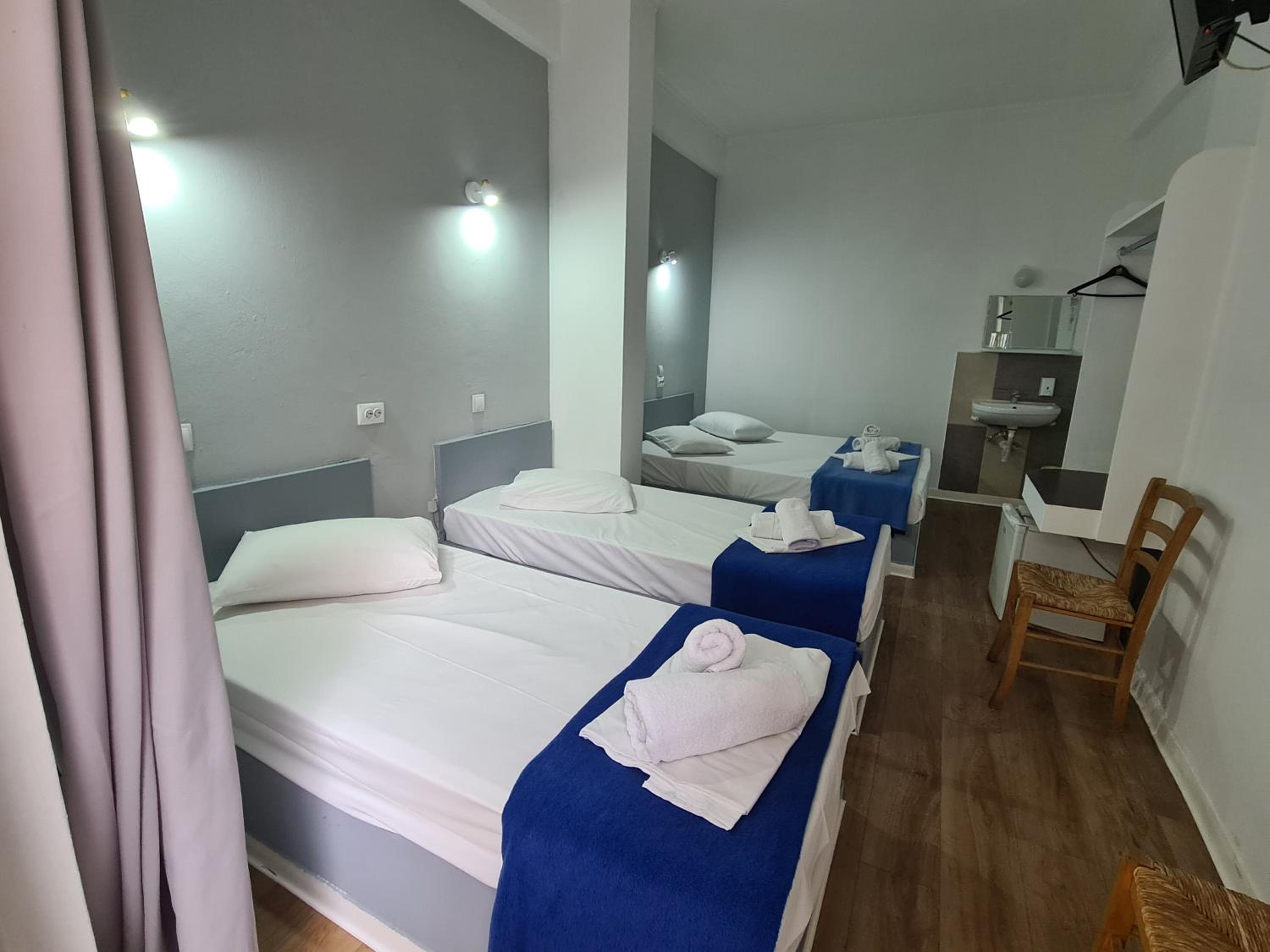 Classic Quadruple Room photo 2