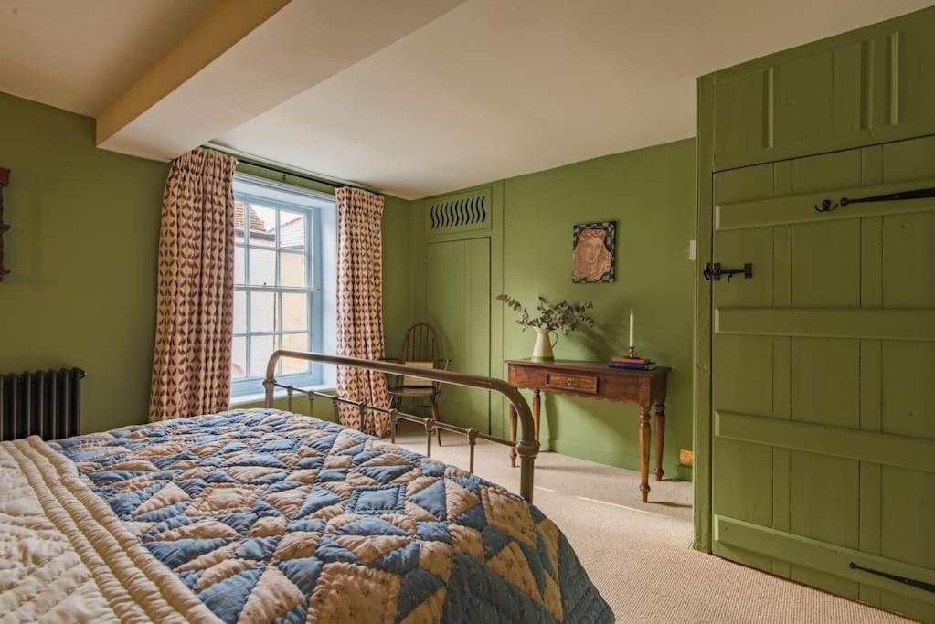 Two-Bedroom House photo 3