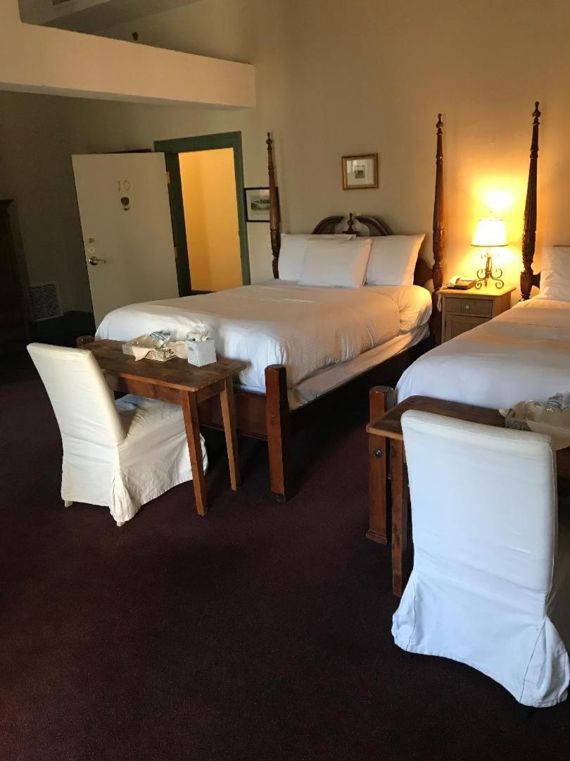 Queen Room