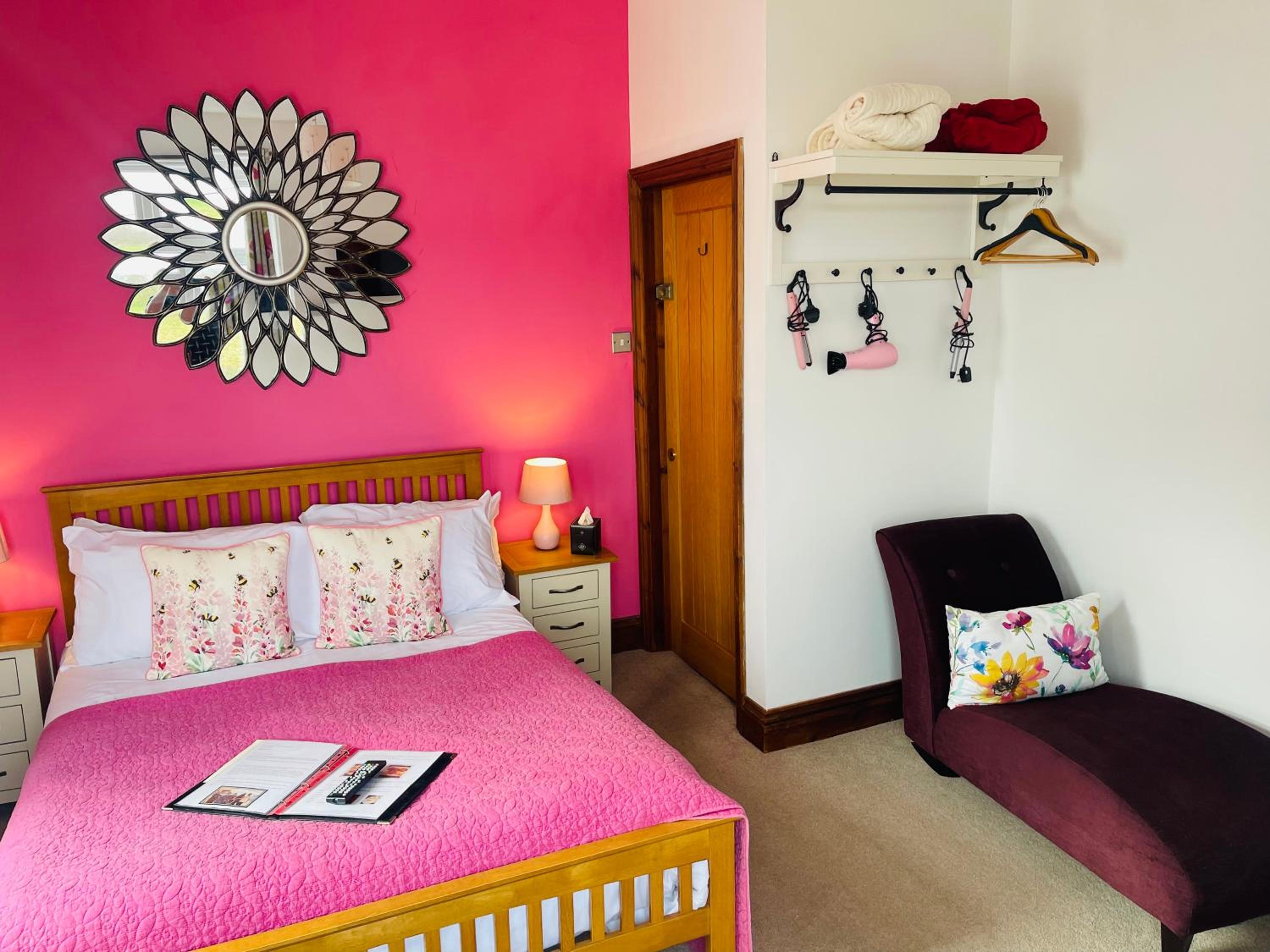 Double Room with Garden View - Photo 10