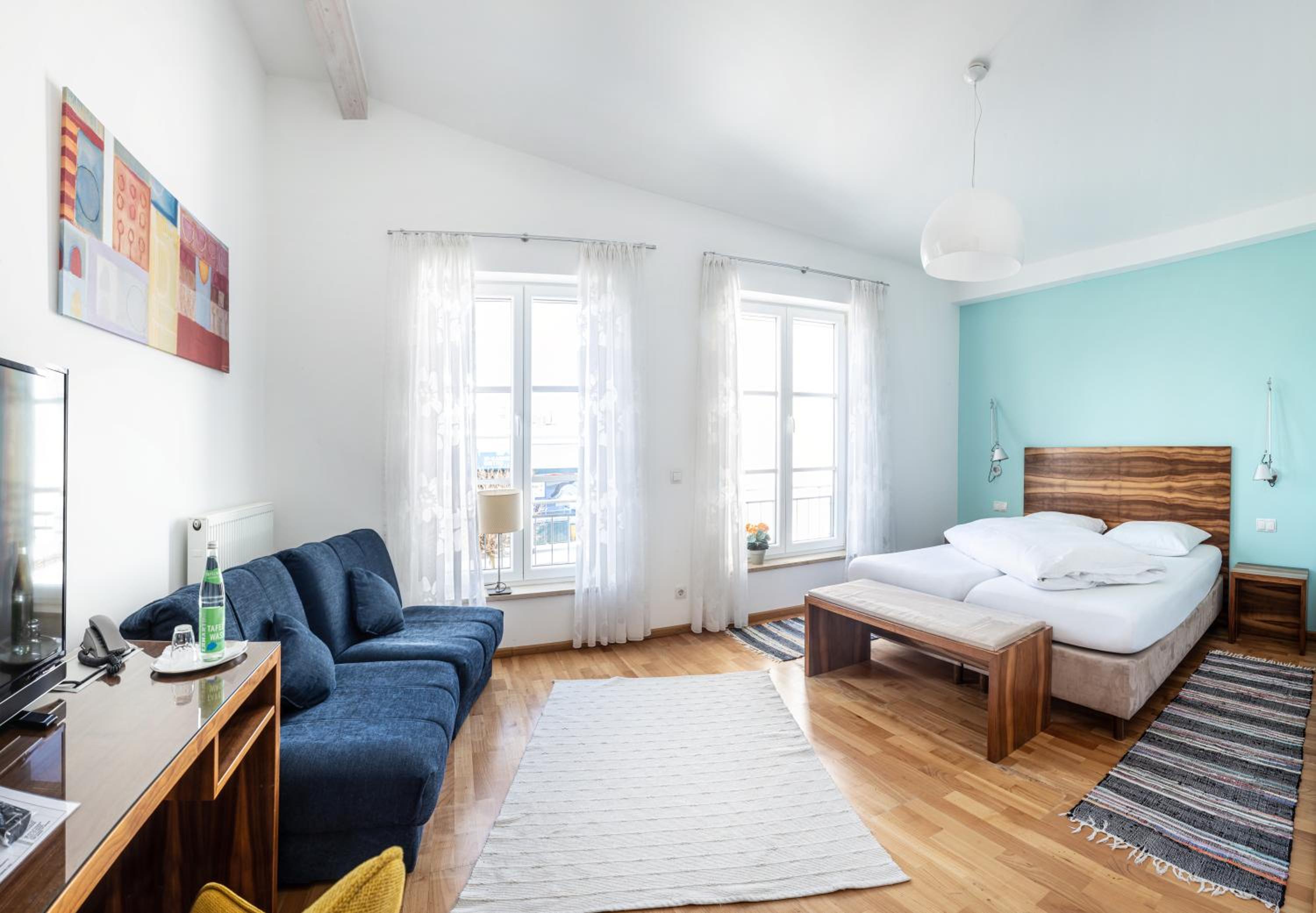 Large Double Room - Photo 4