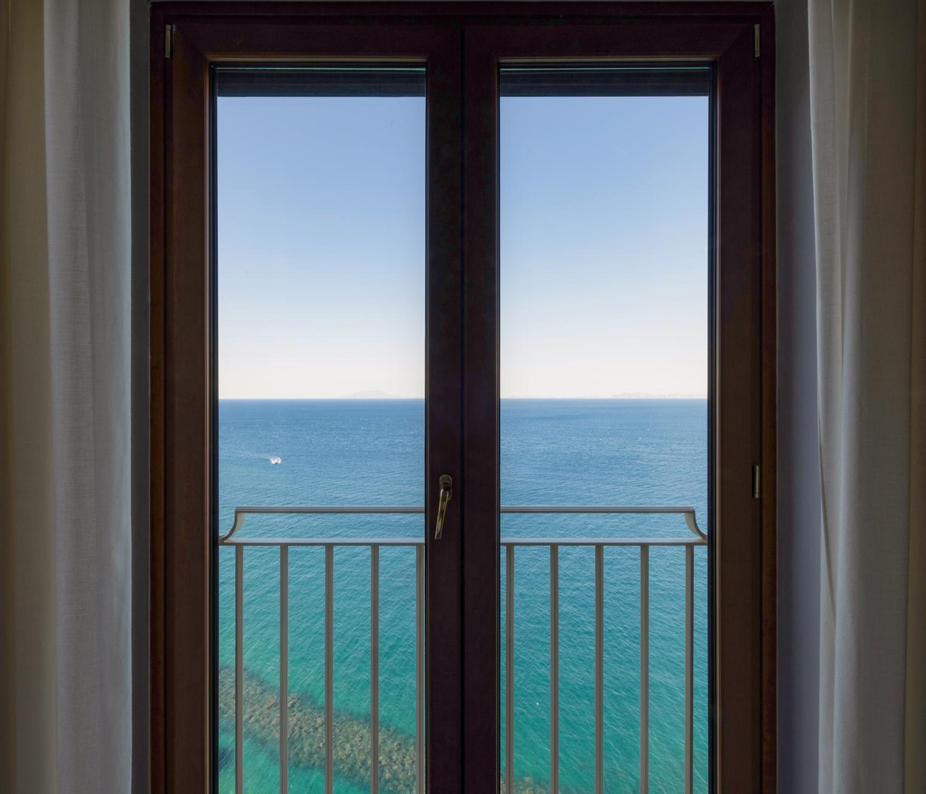 Triple Room with Sea View - Photo 2