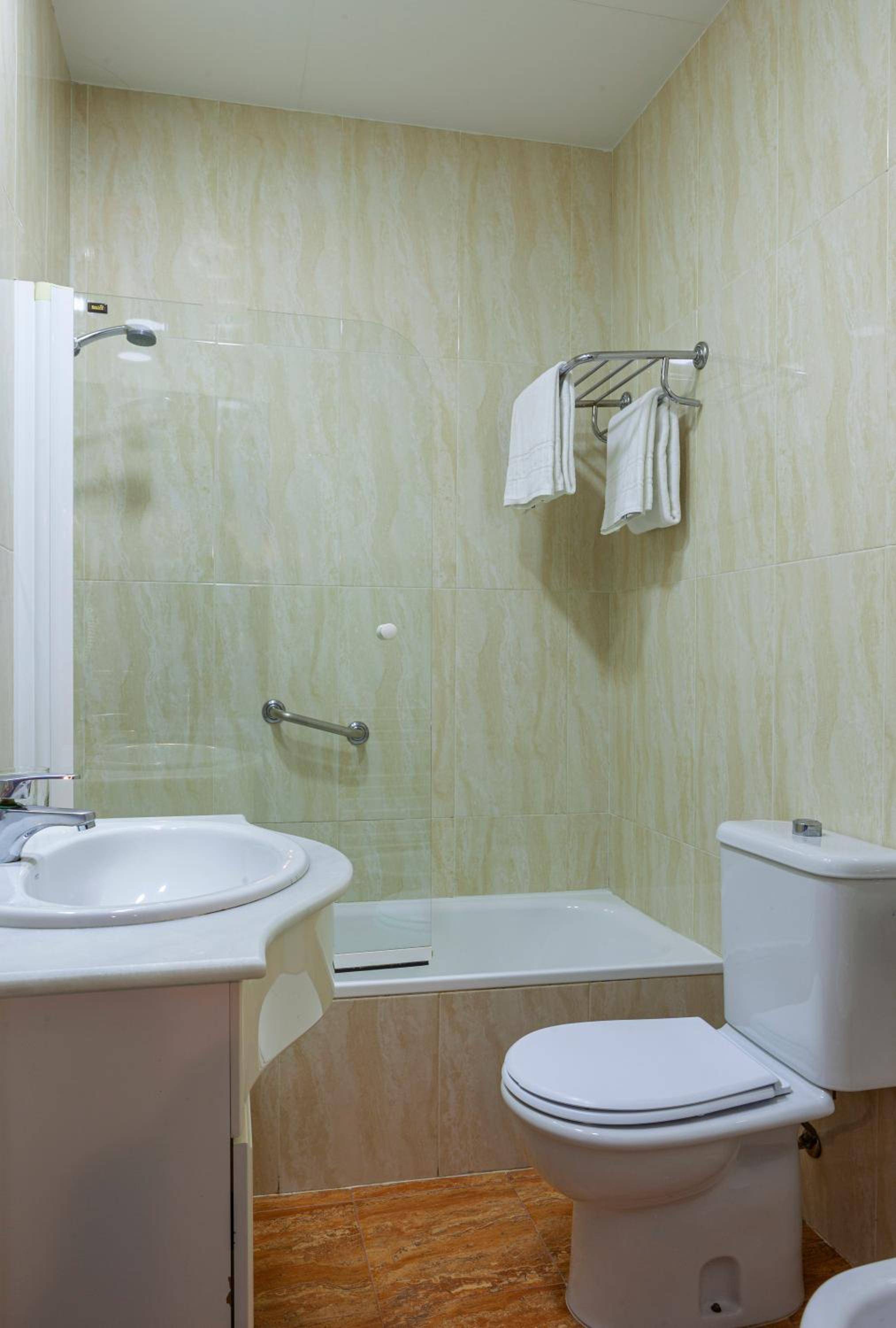 Superior Double or Twin Room - Photo 5