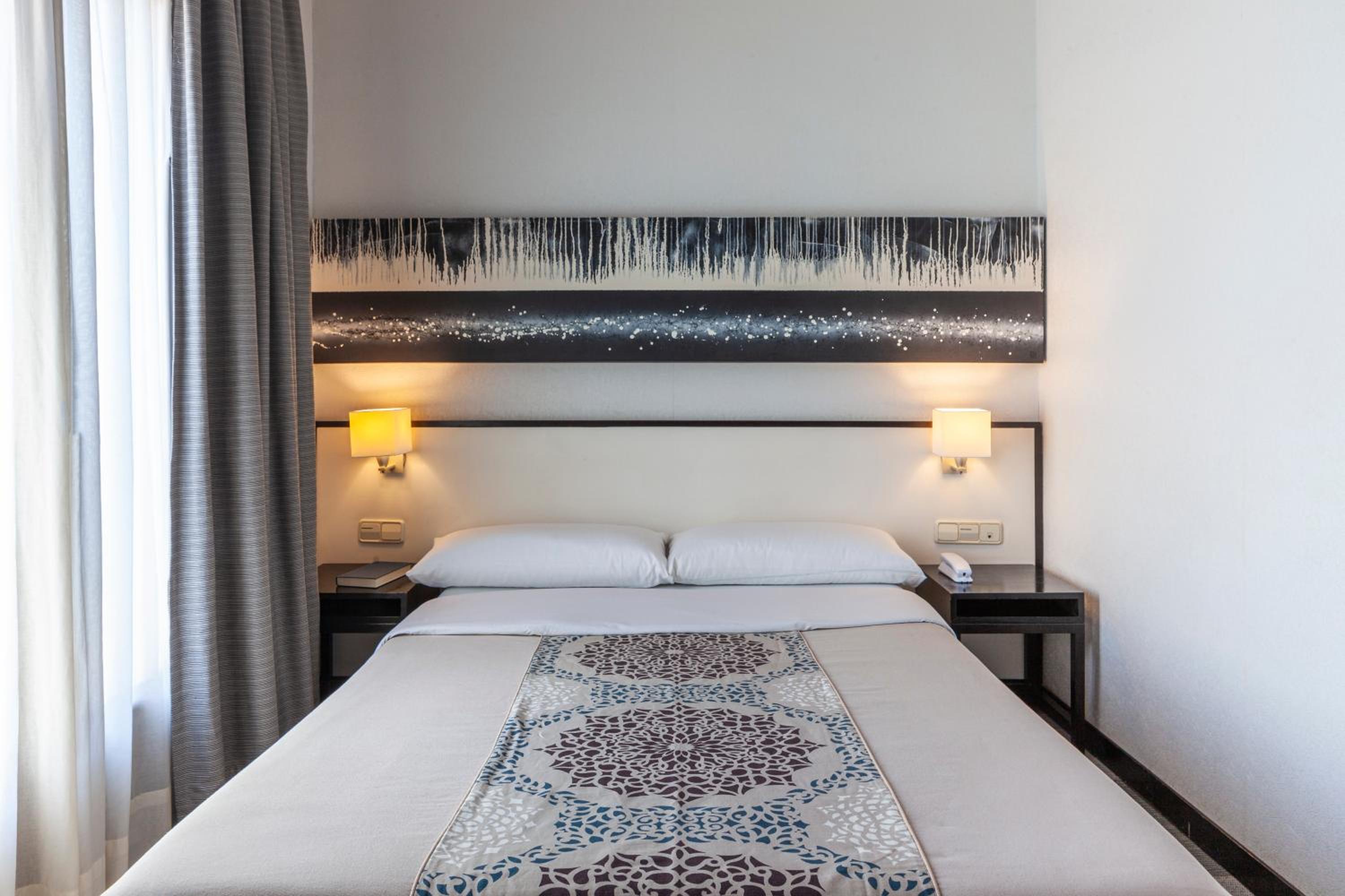 Superior Double or Twin Room - Photo 8