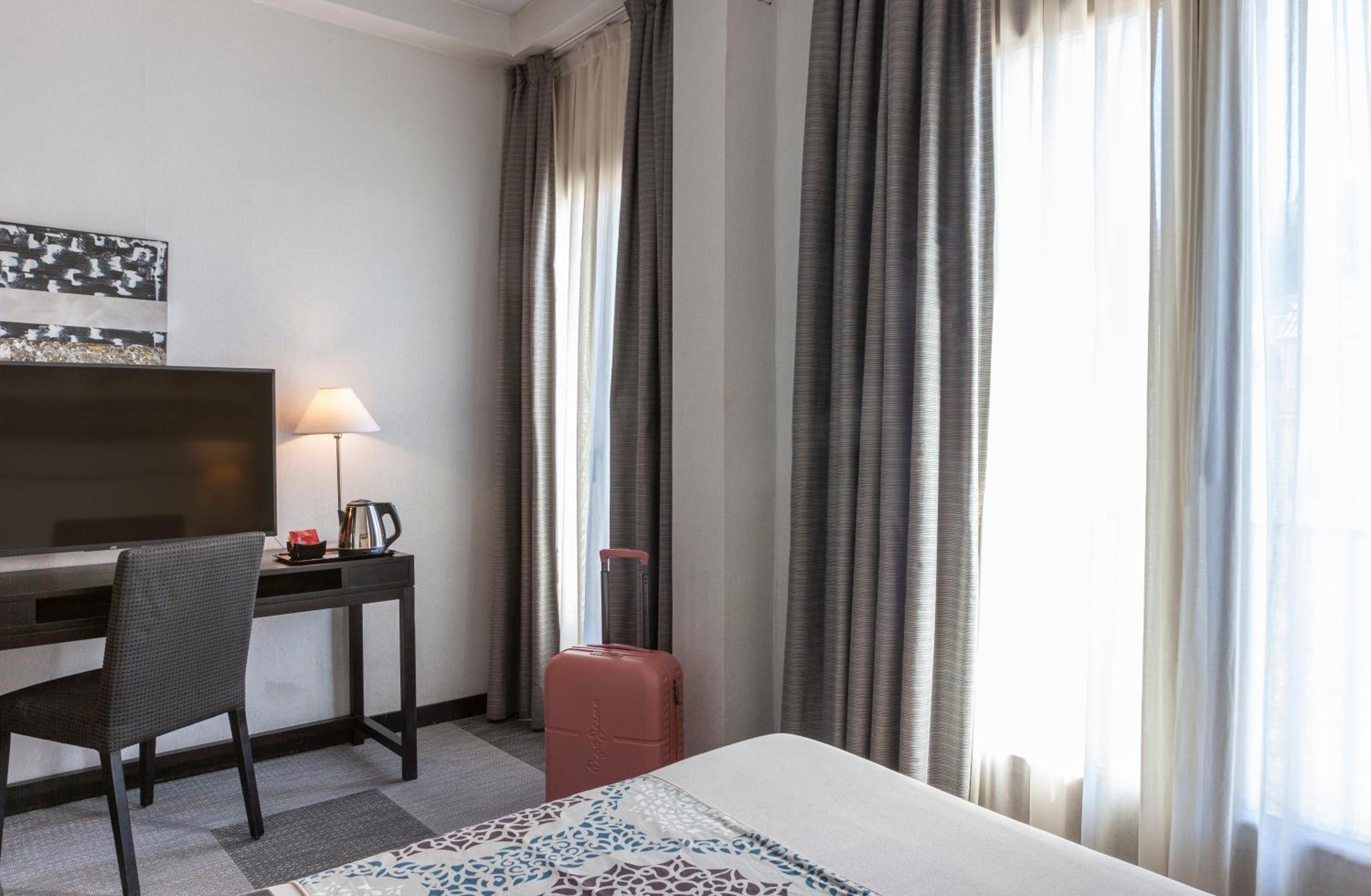 Superior Double or Twin Room - Photo 10