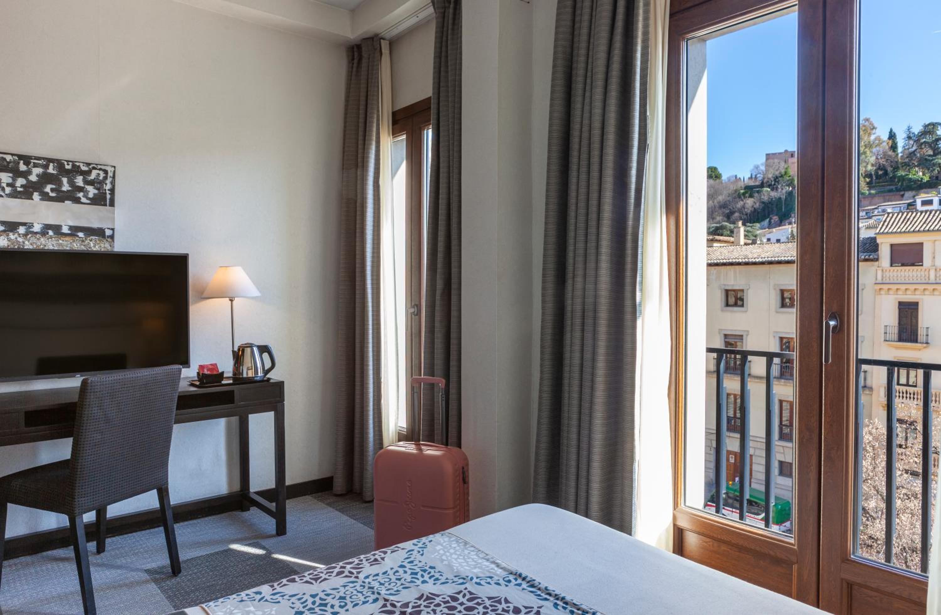 Superior Double or Twin Room - Photo 15