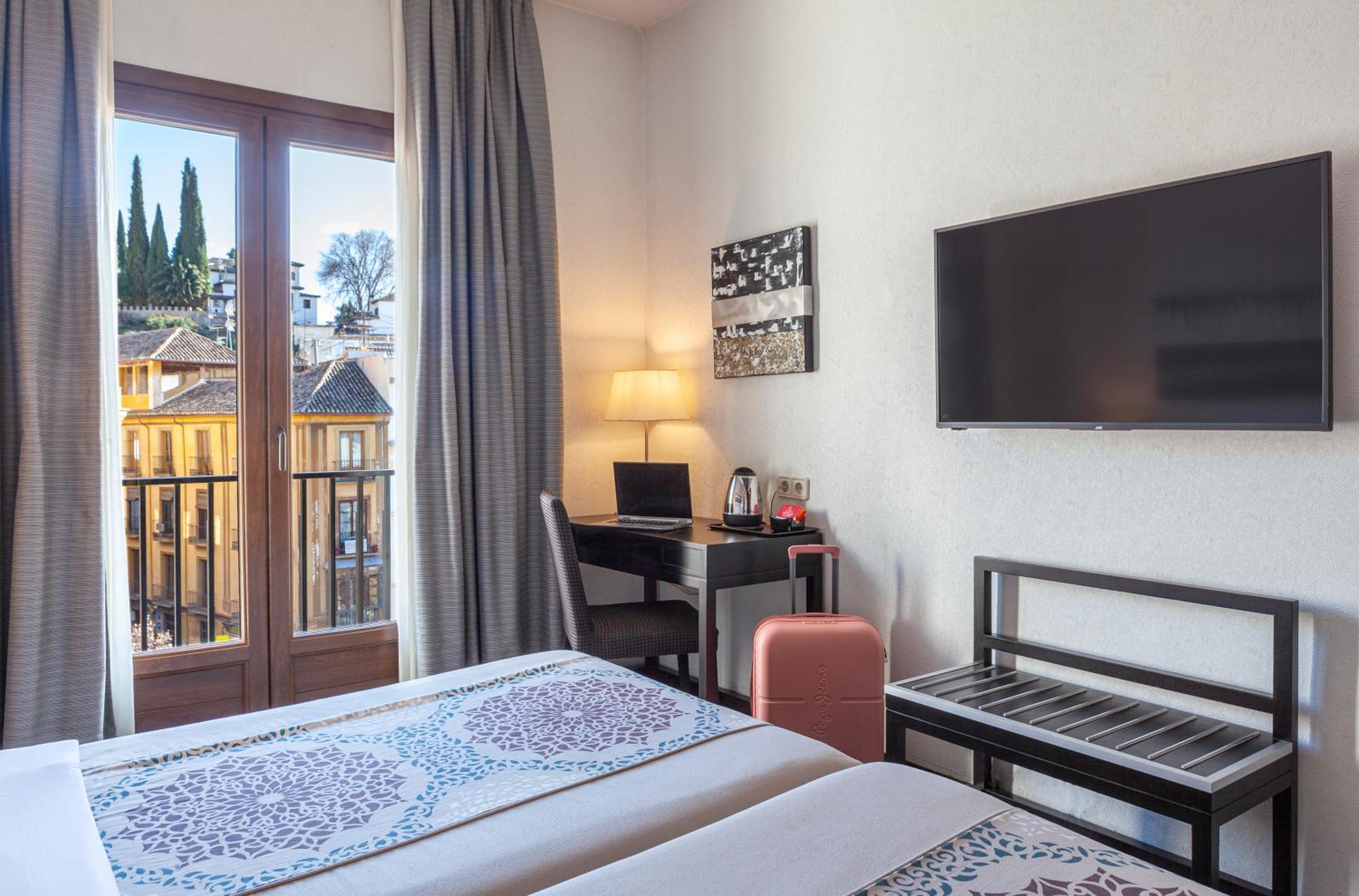 Superior Double or Twin Room - Photo 14