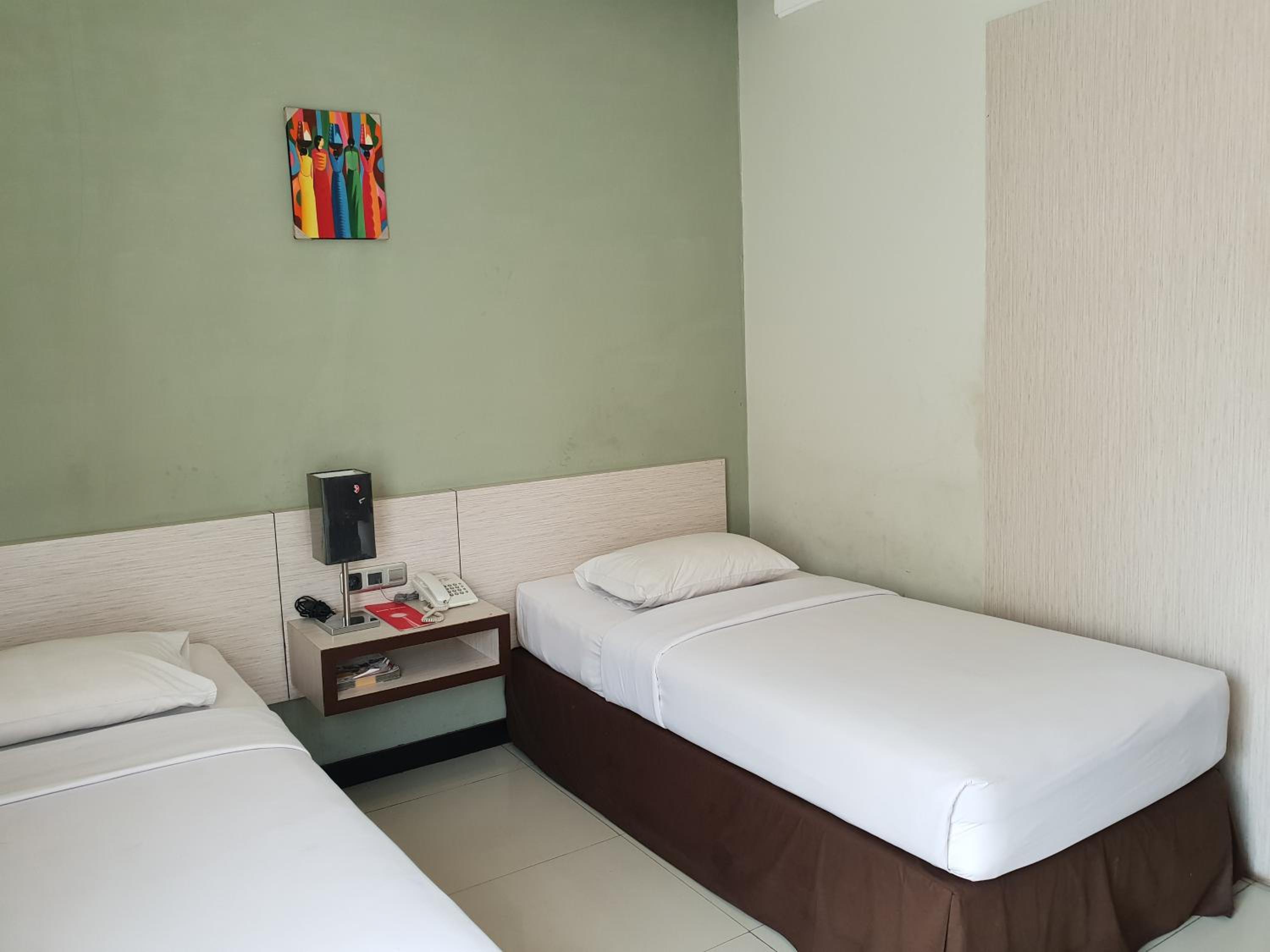 Deluxe Double or Twin Room - Photo 8