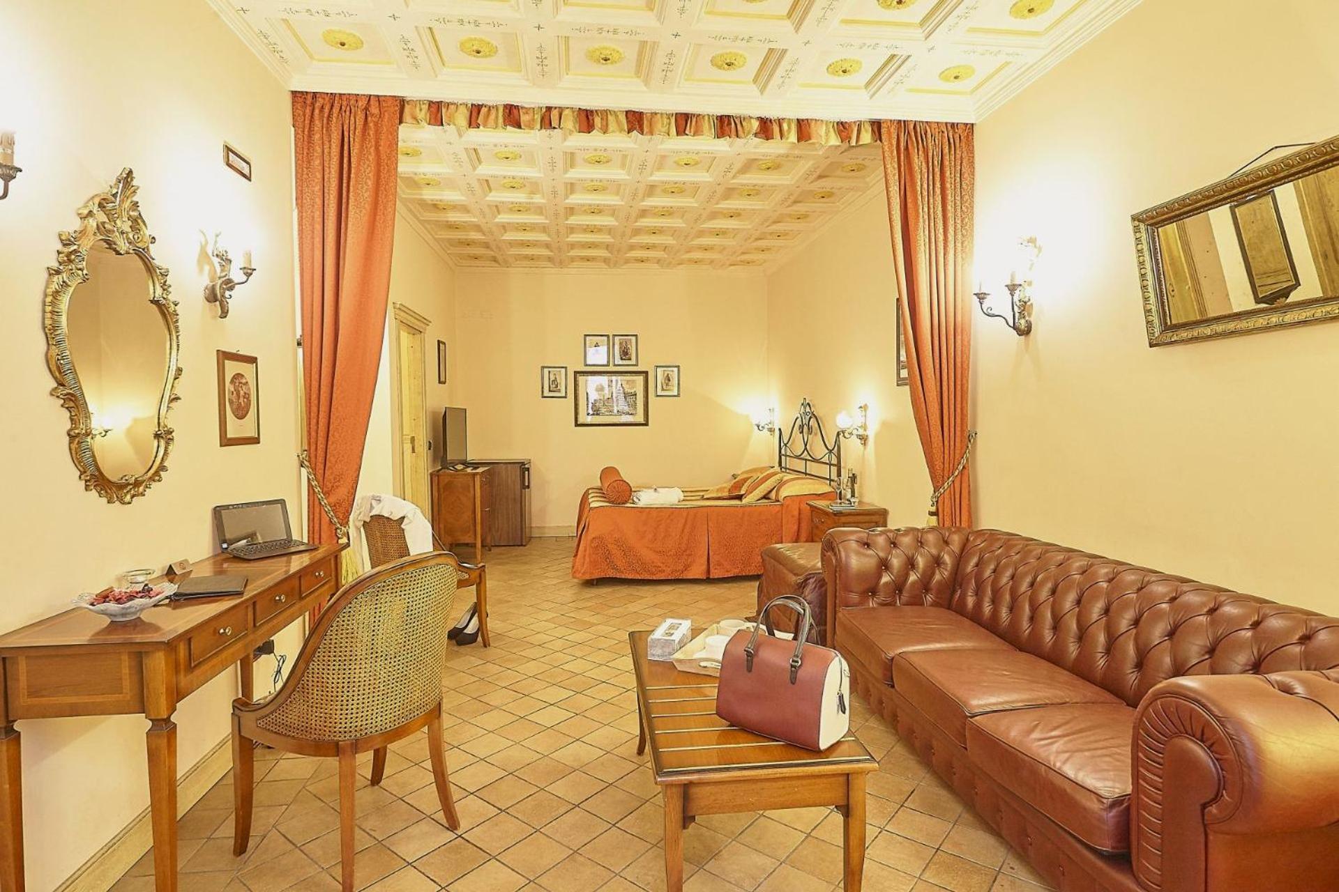 Deluxe Suite - Photo 1