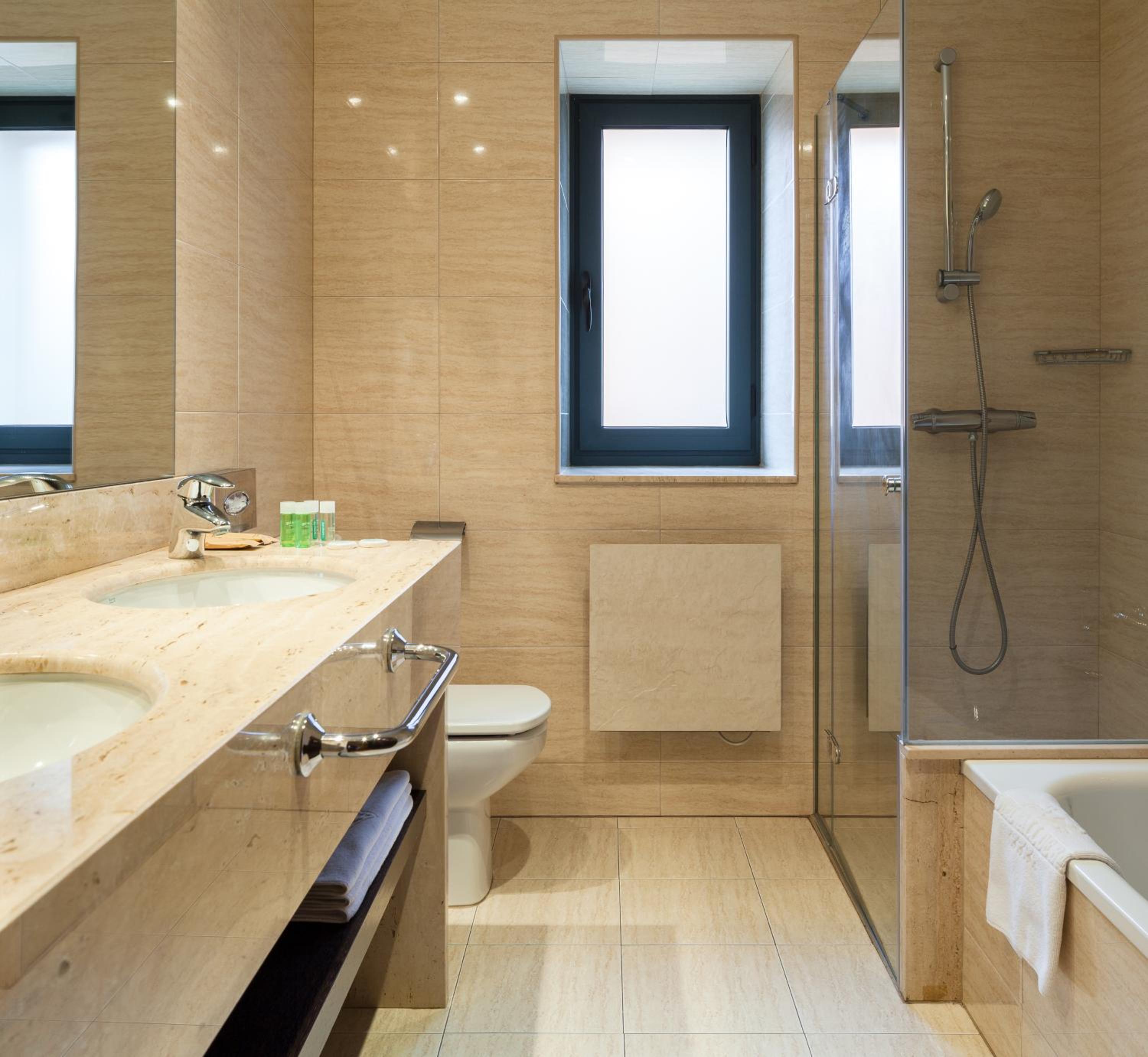 Double or Twin Room photo 3