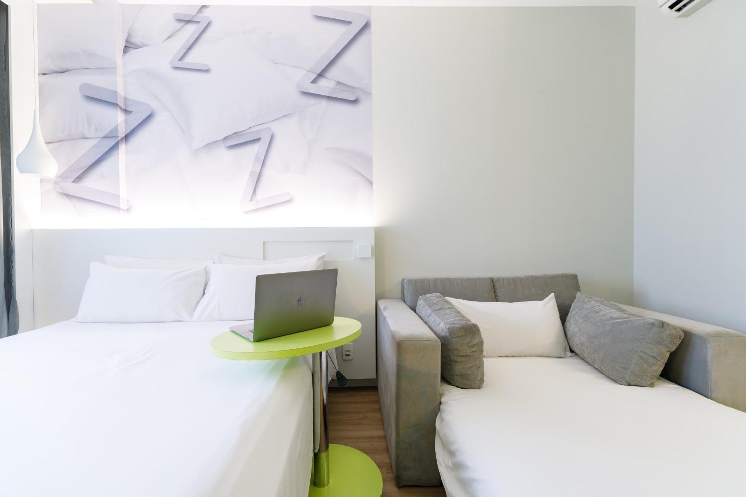 Quarto Família 1 Cama de Casal e 1 Cama de Solteiro