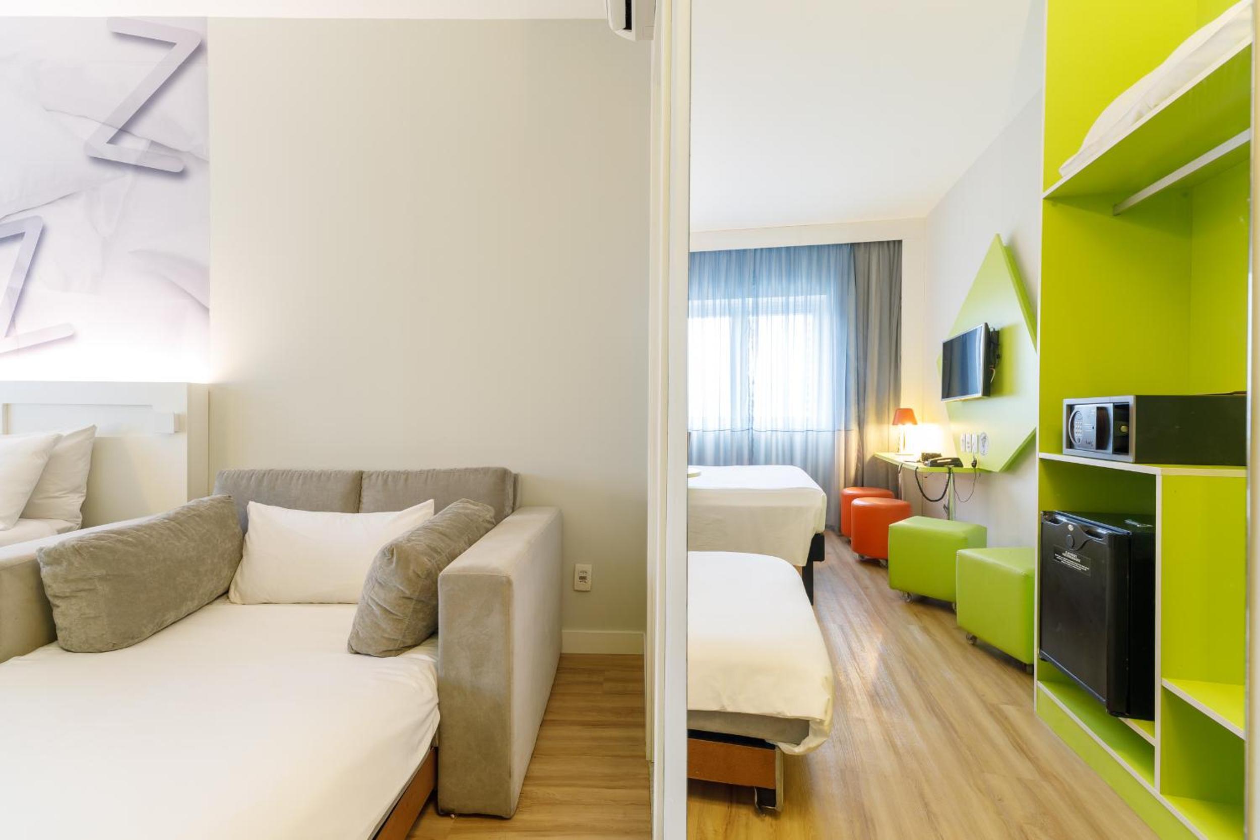 Quarto Família 1 Cama de Casal e 1 Cama de Solteiro