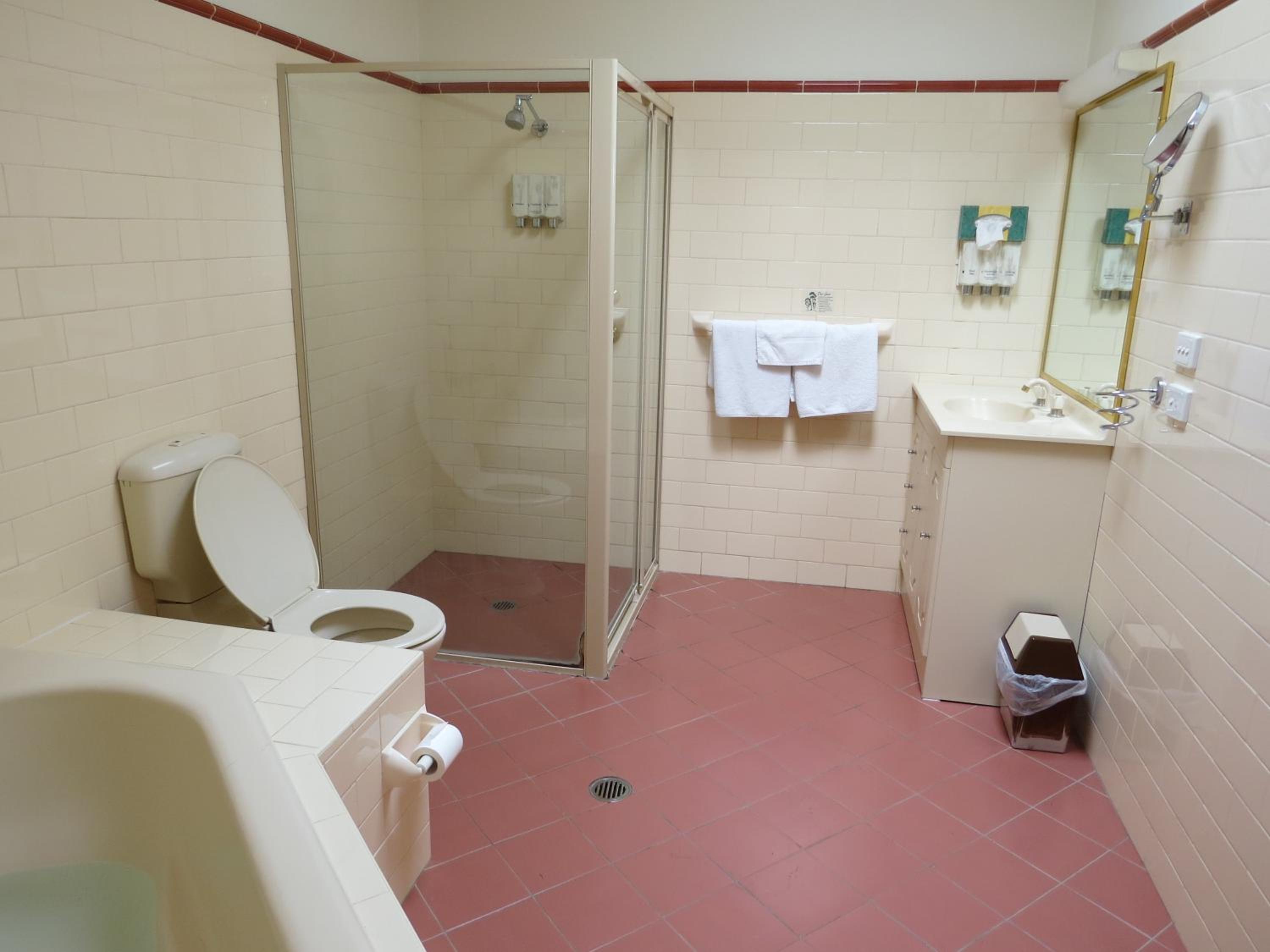 Queen Room with Spa Bath photo 3