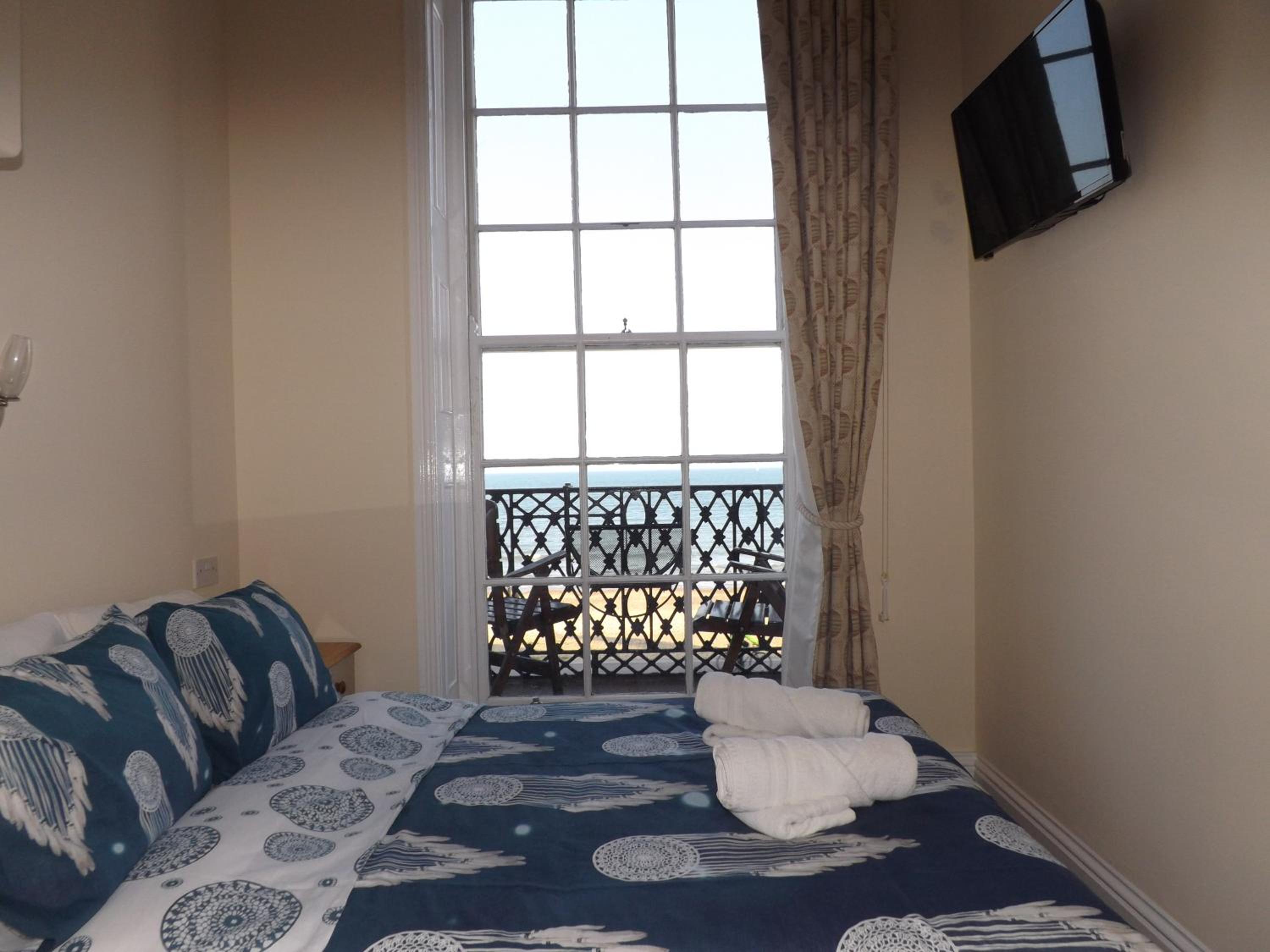 Double Room with Sea View - Photo 1