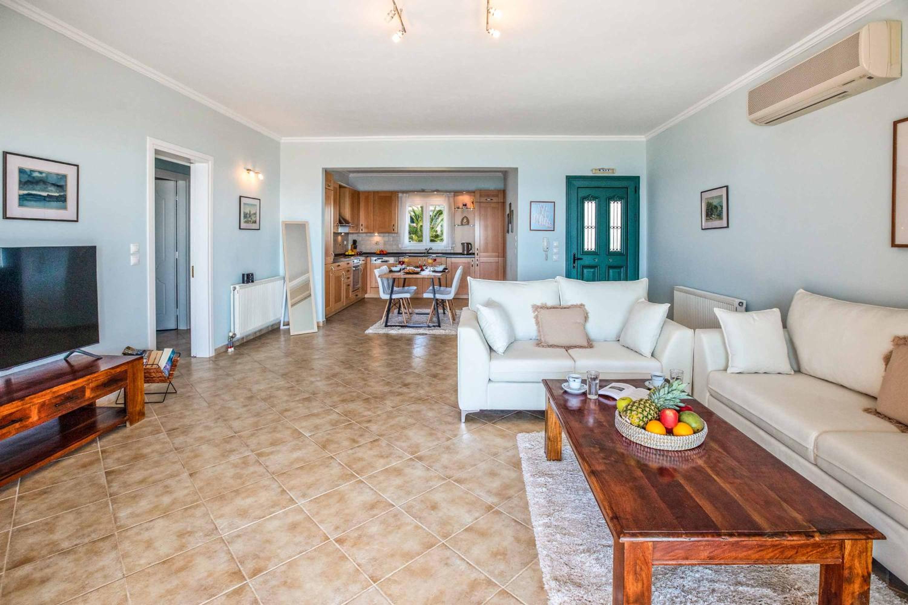 Five-Bedroom Villa photo 3