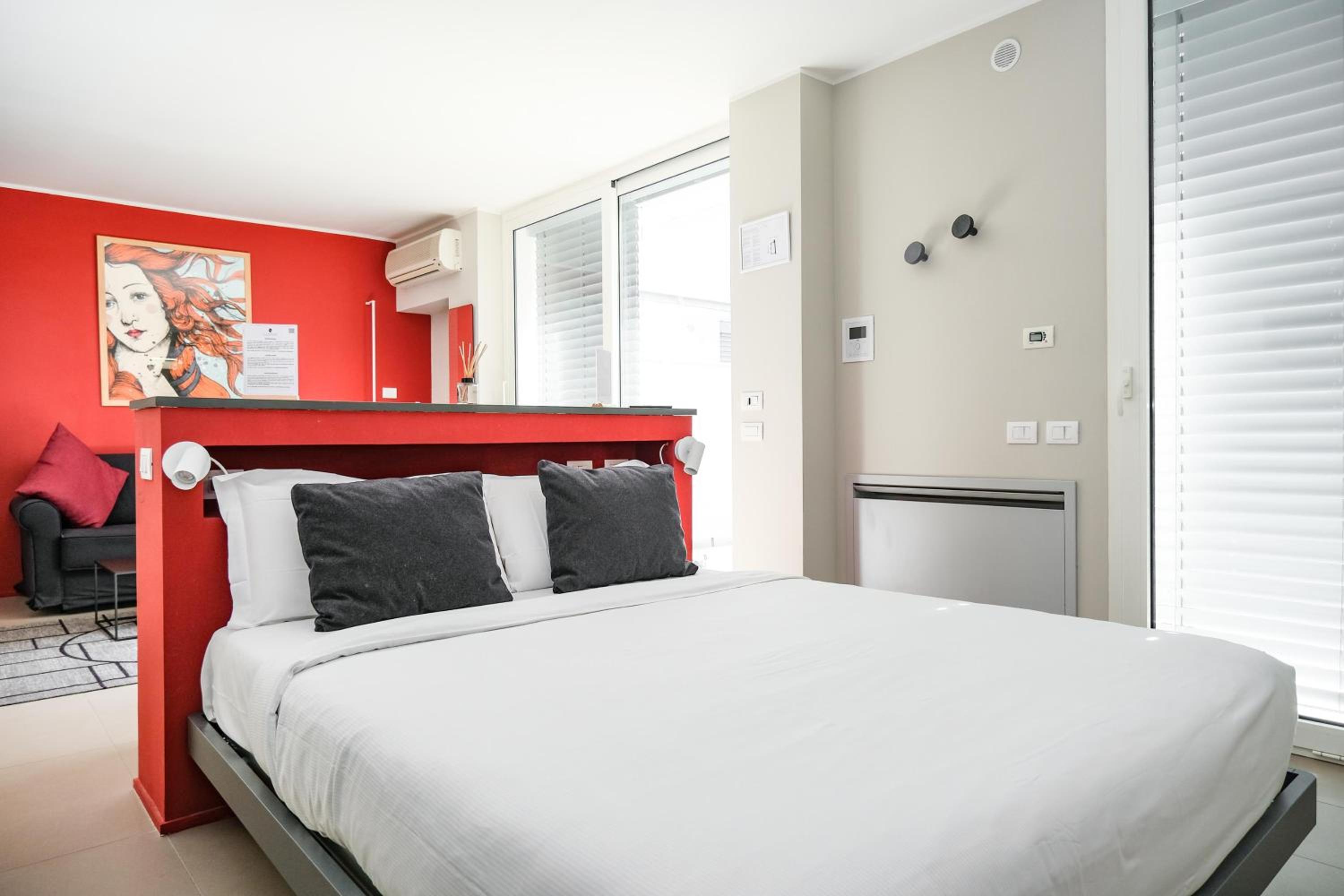 Deluxe Apartment photo 2