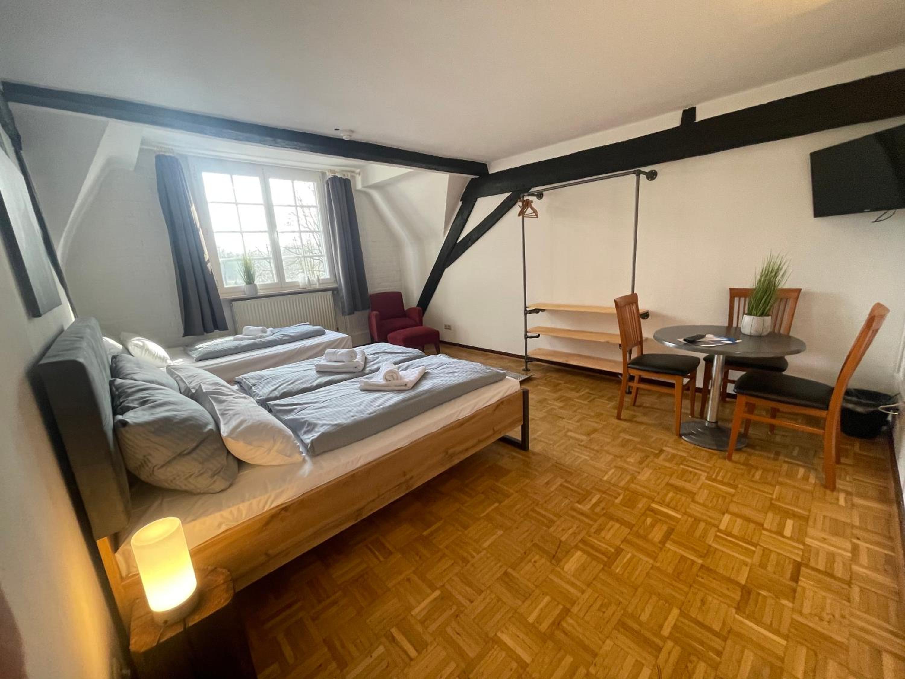Triple Room with Private Bathroom - Photo 4