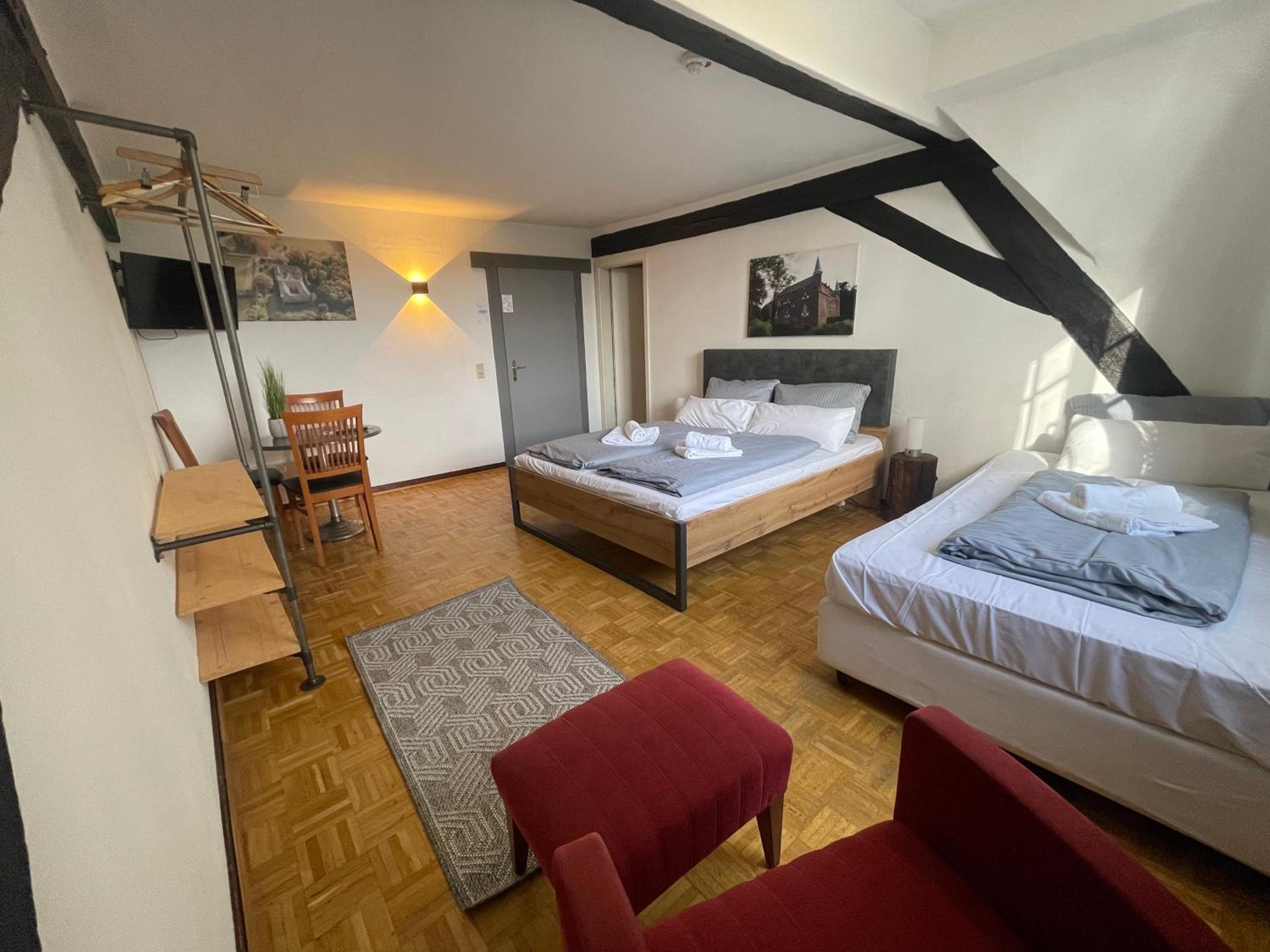Triple Room with Private Bathroom - Photo 1