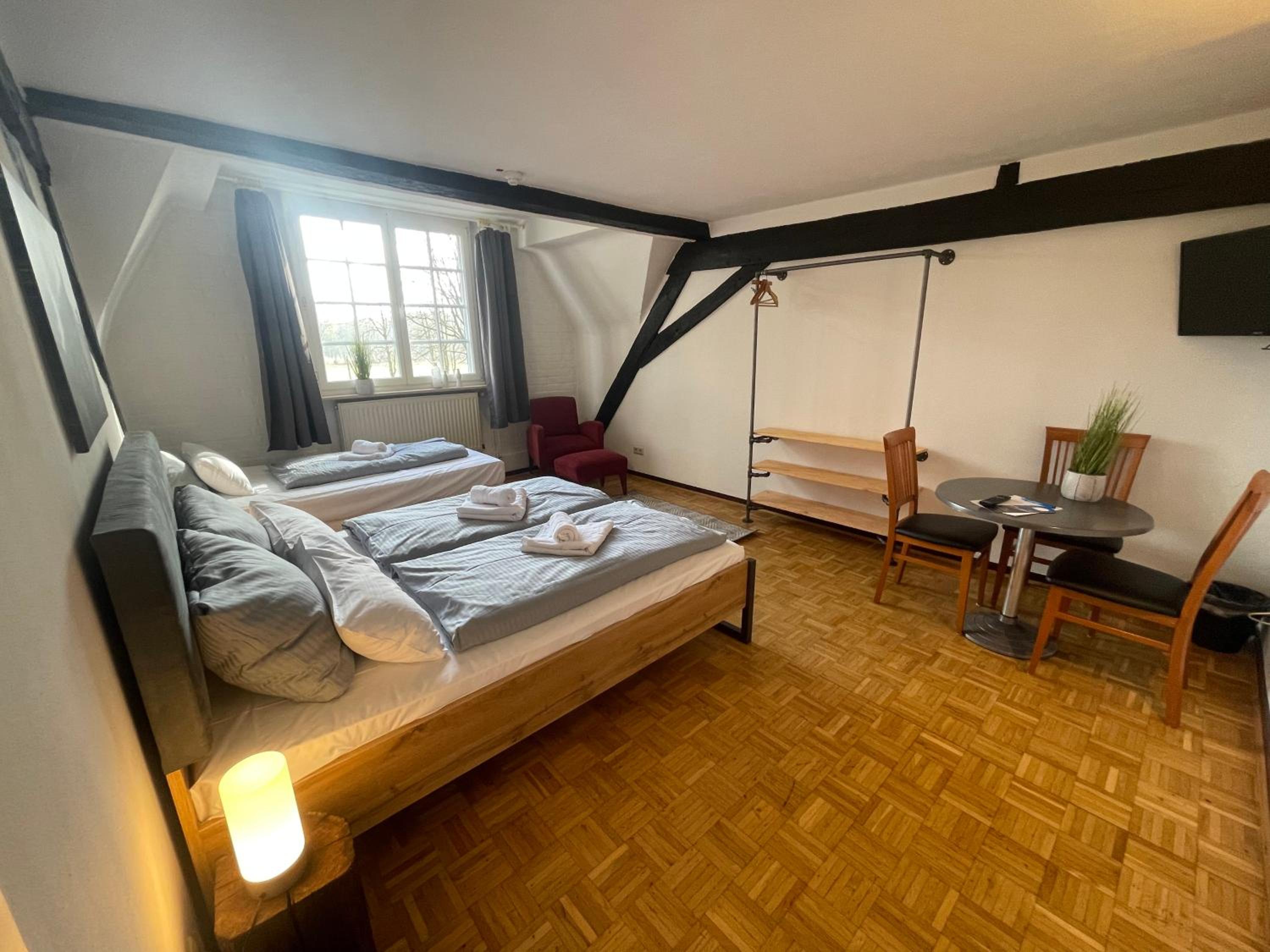 Triple Room with Private Bathroom - Photo 2