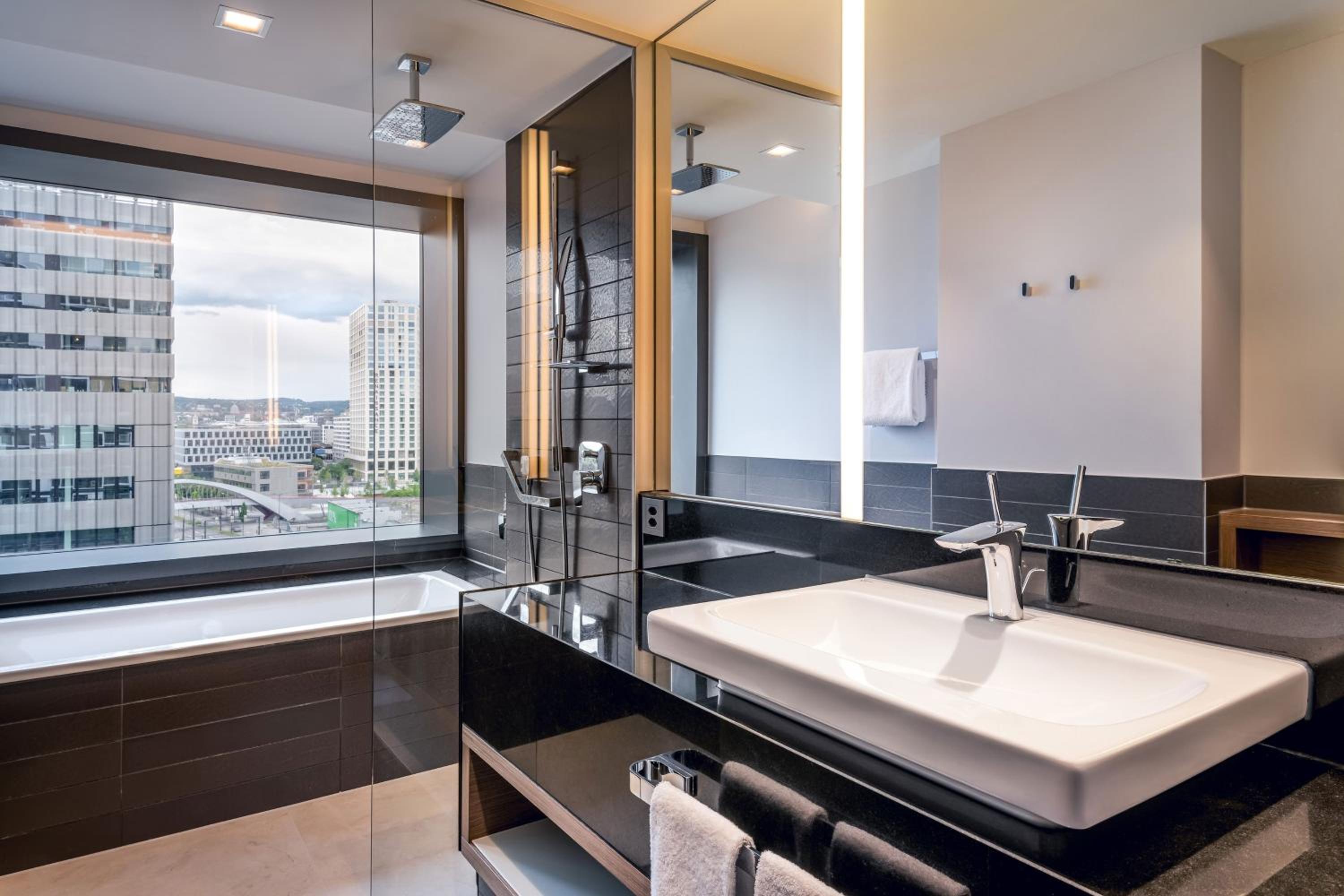 Junior Suite with Club Lounge Access
