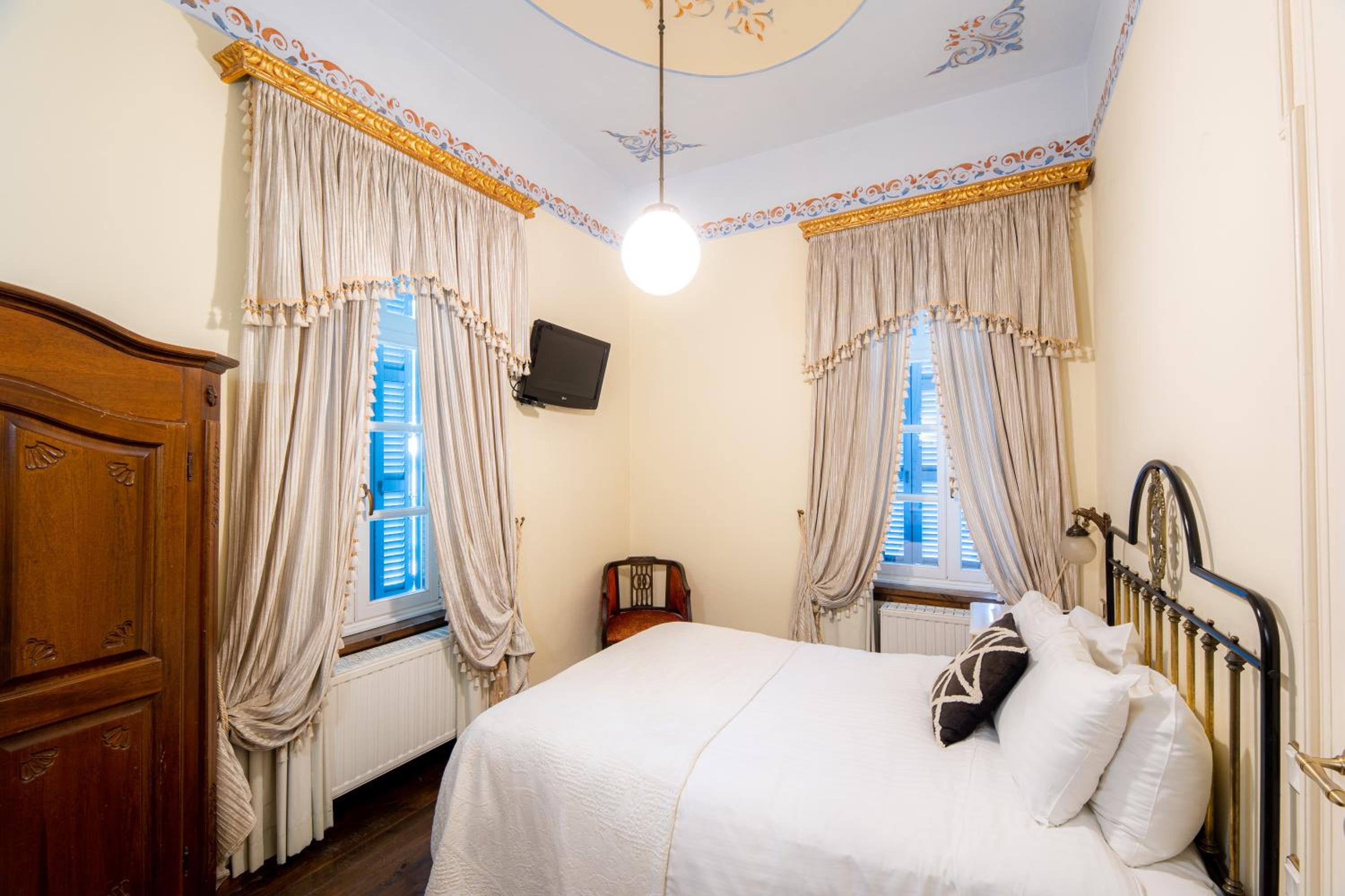 Small Double Room - Photo 4