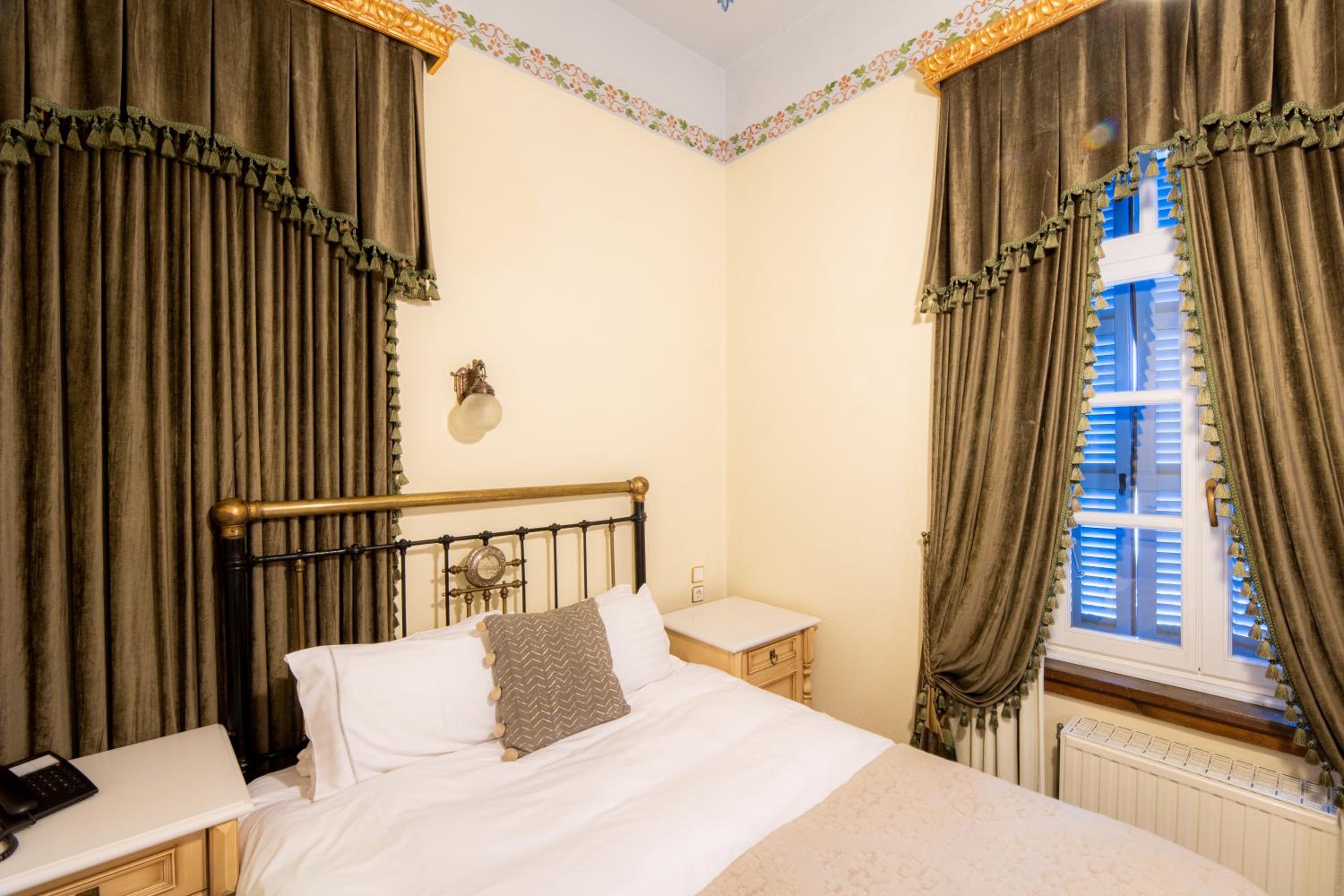 Small Double Room - Photo 3