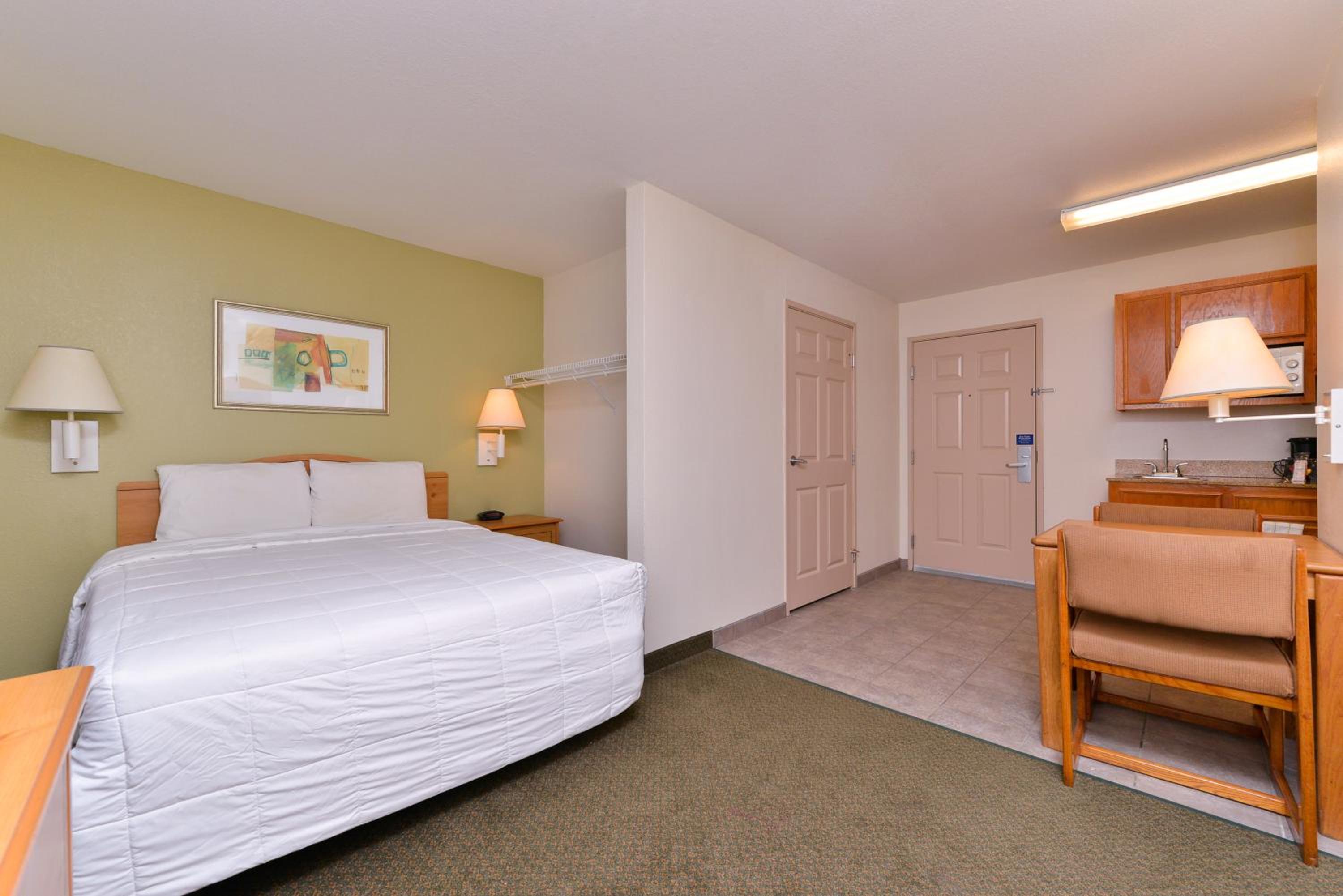 Deluxe King Suite with Sofa Bed - Photo 1
