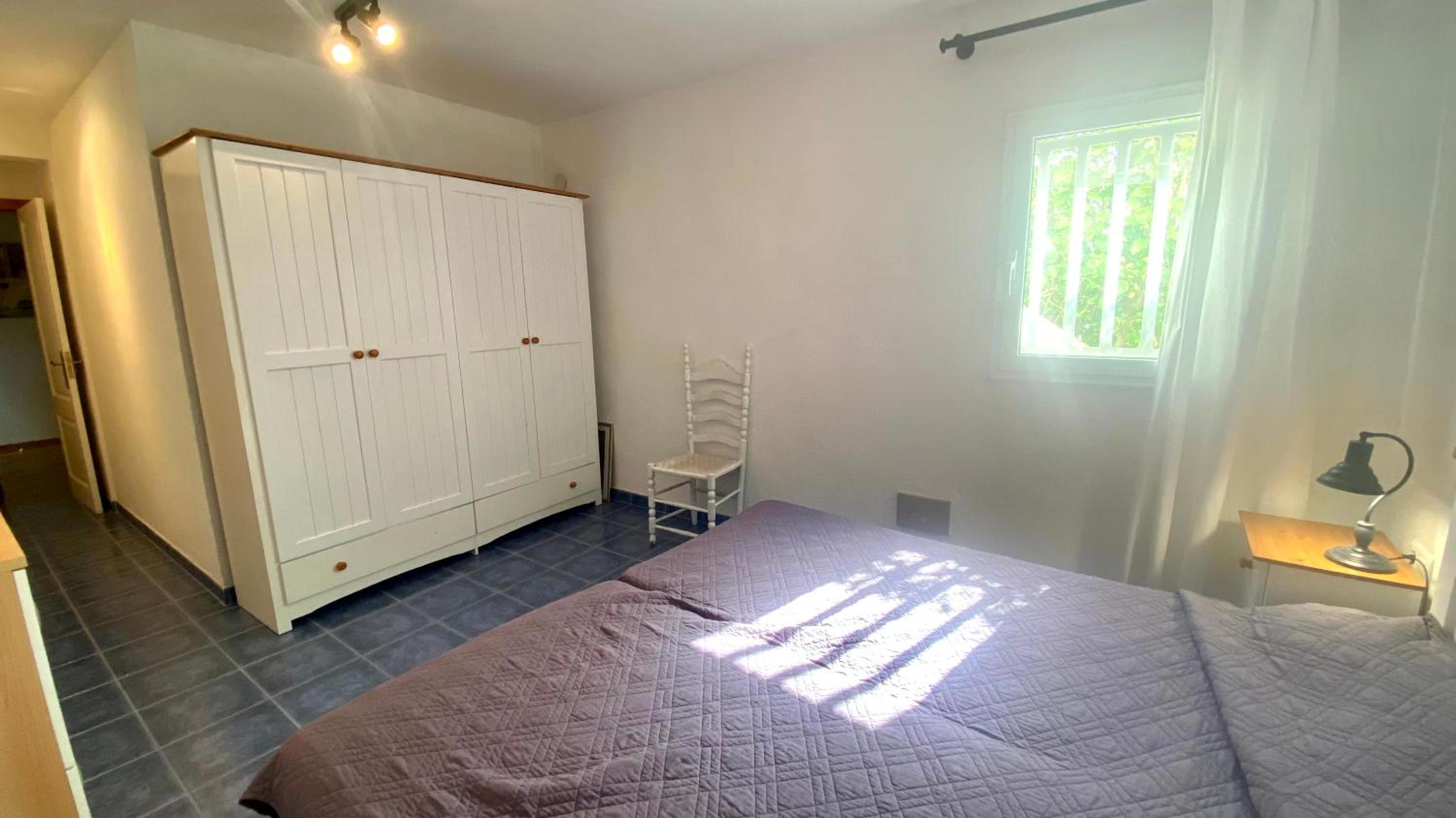 Villa de Tres Habitaciones
