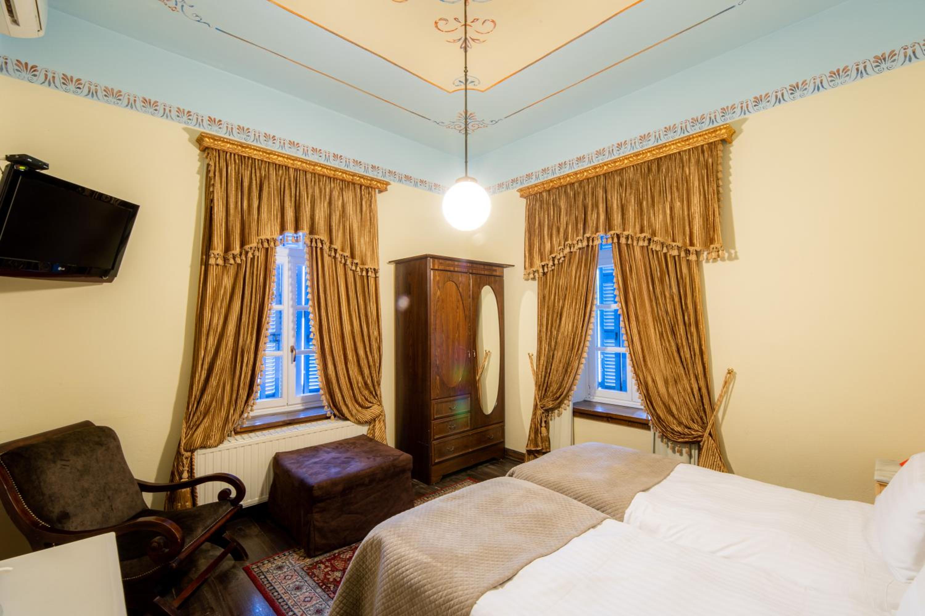 Standard Double or Twin Room - Photo 1