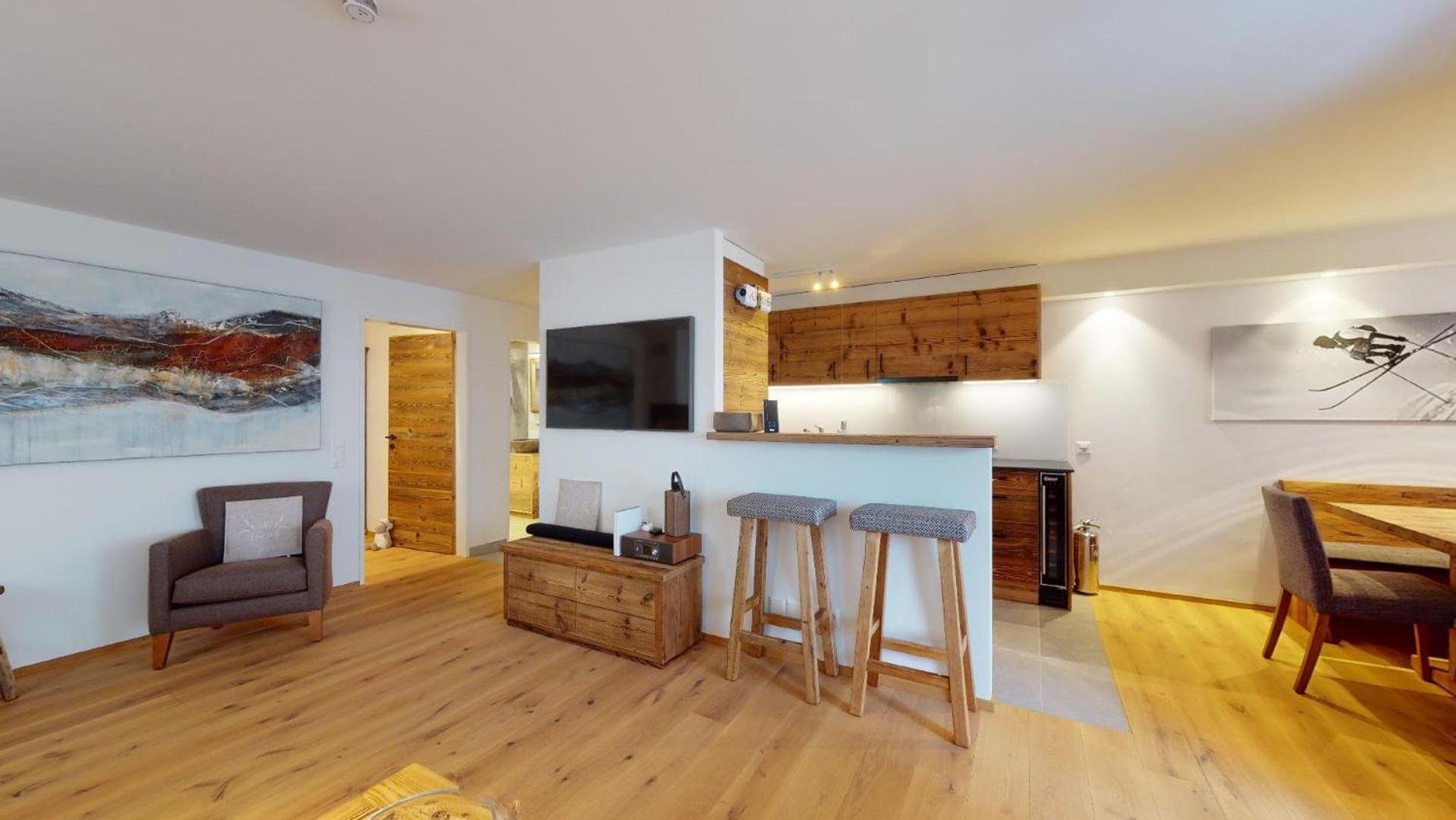 Apartment with Mountain View photo 3