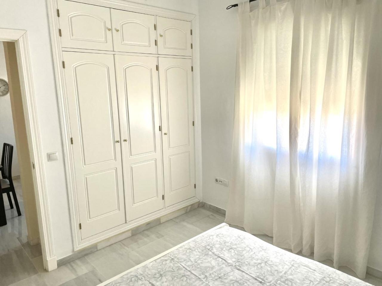 One-Bedroom Apartment photo 3