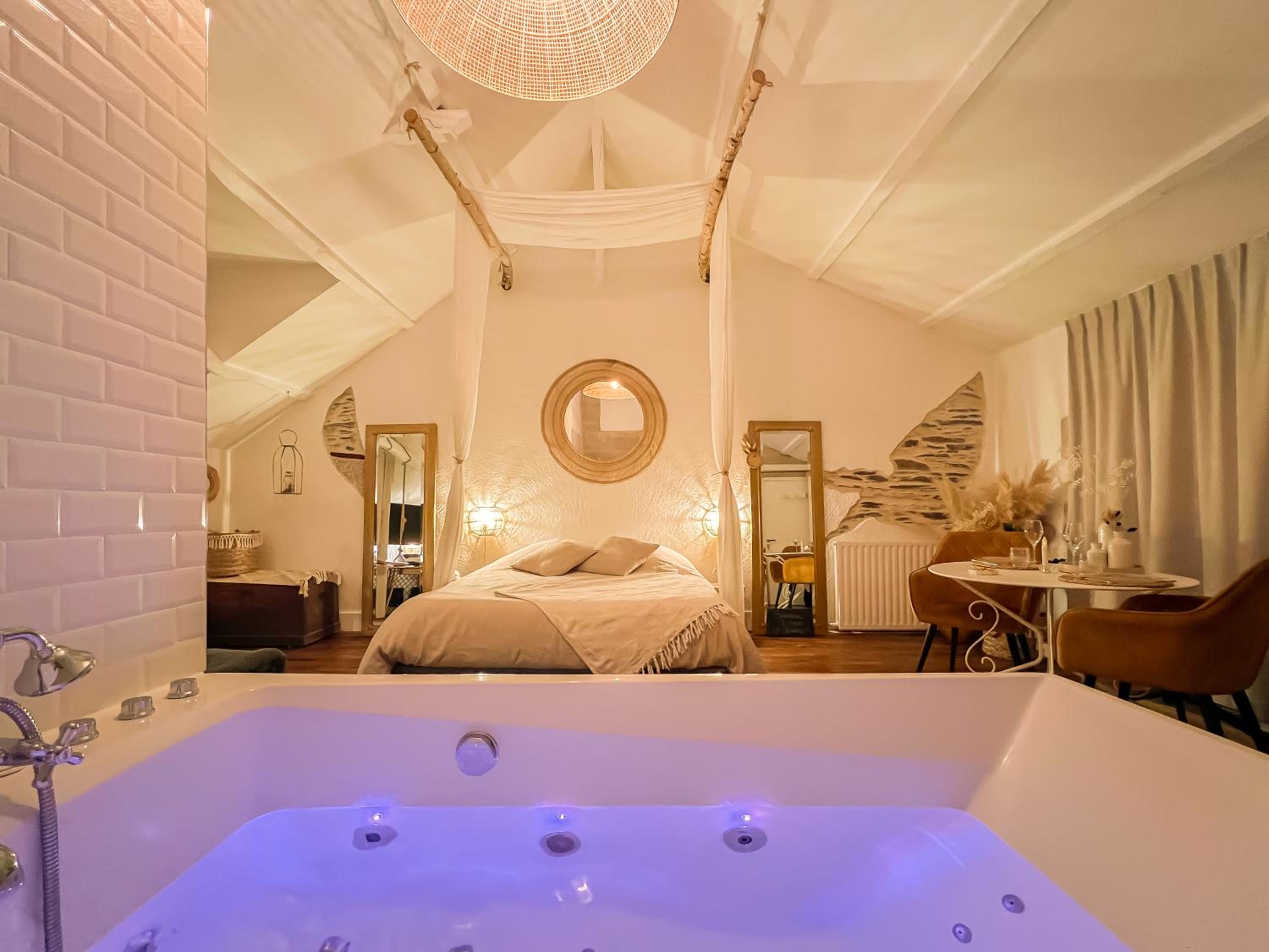 Queen Room with Spa Bath photo 2