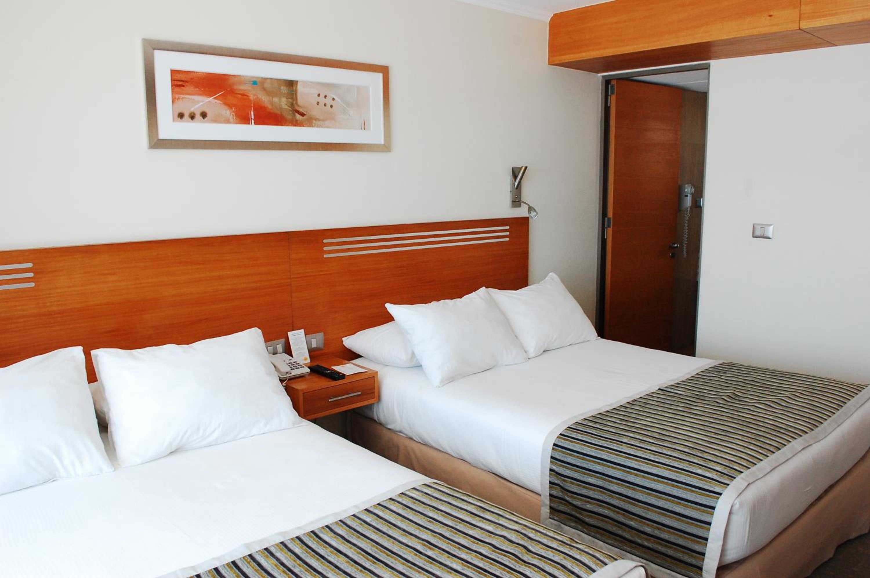 Twin Room with Side Sea View photo 2