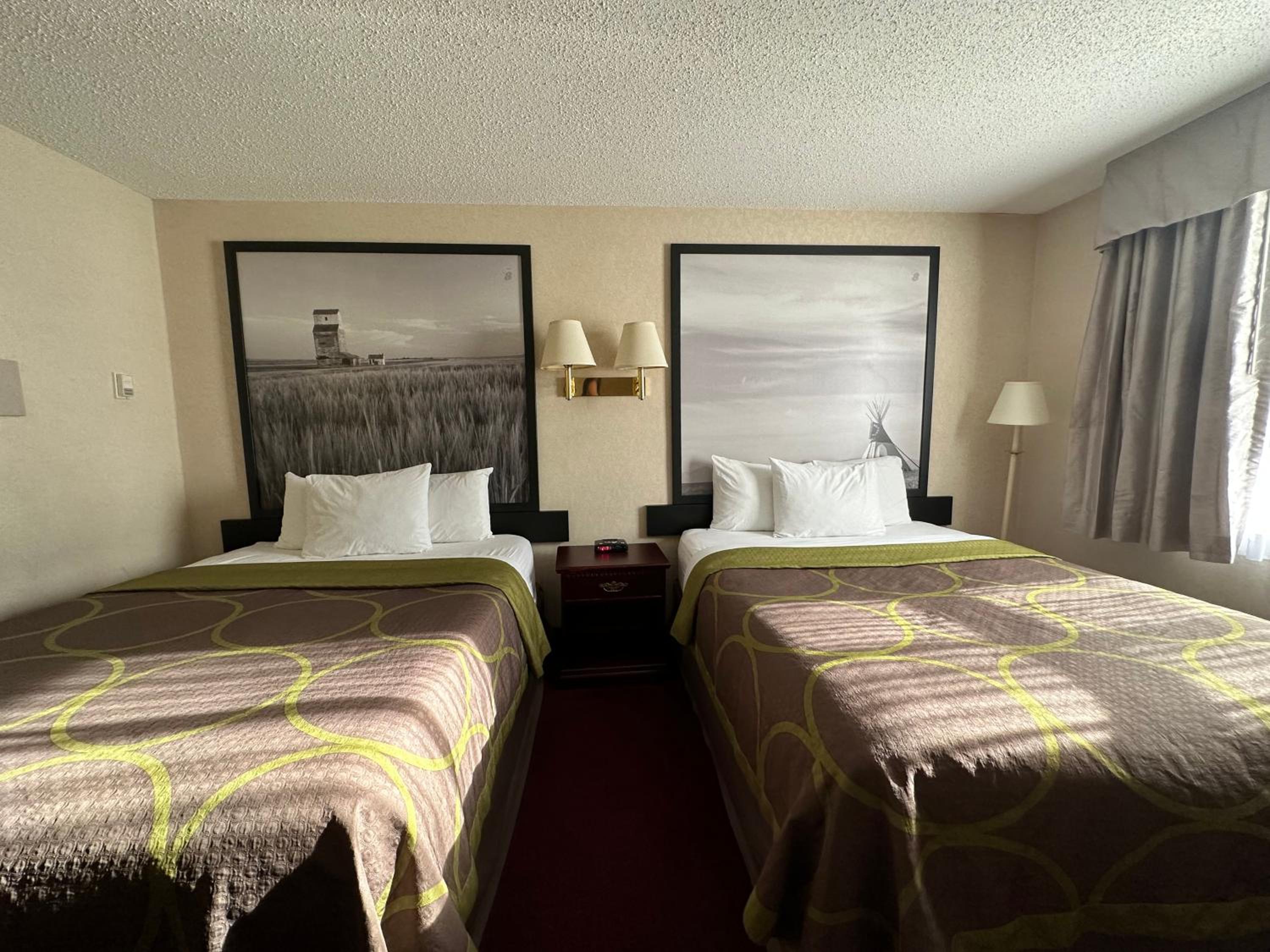 Double Room with Two Double Beds - Smoking - Photo 9