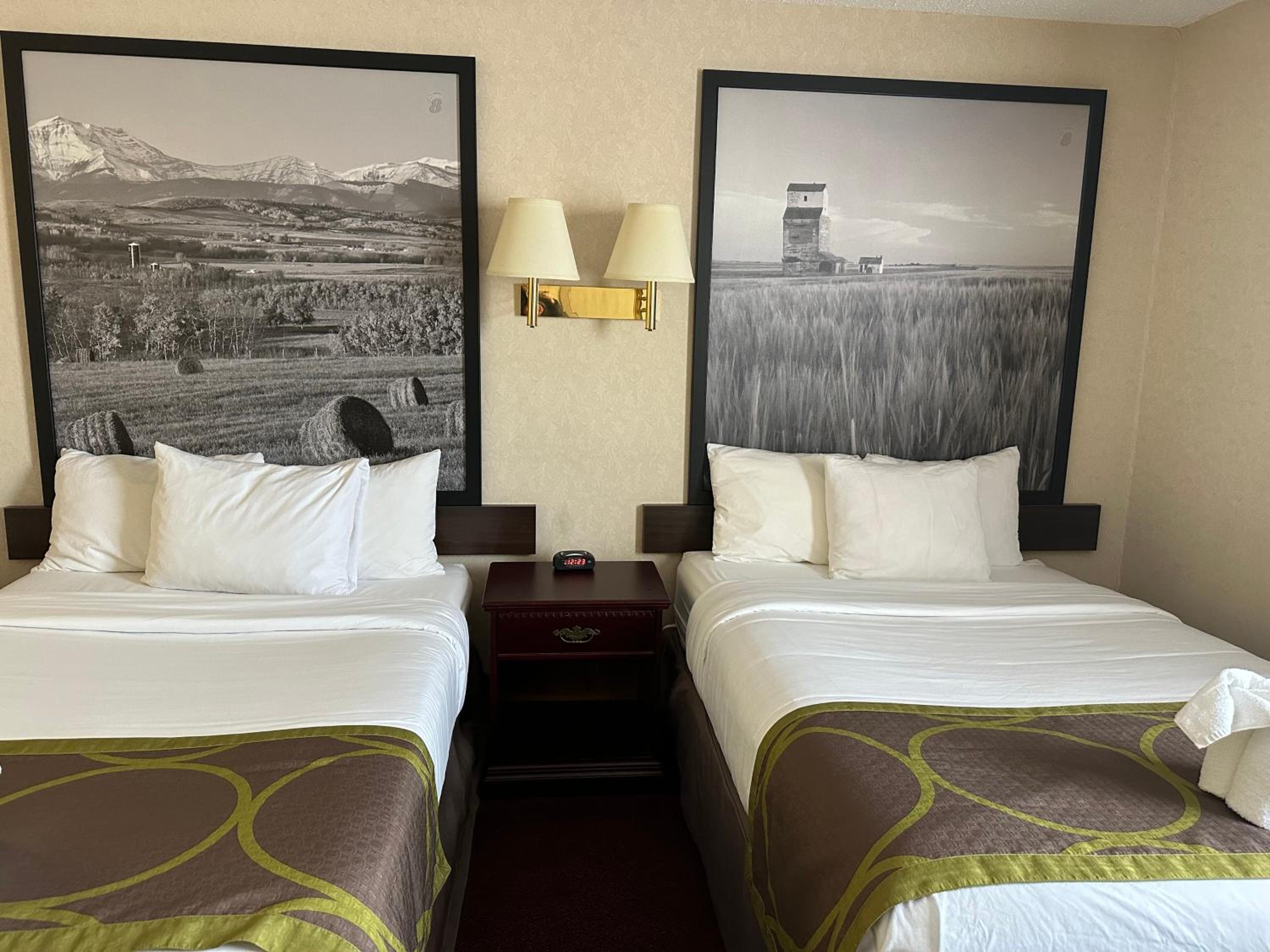 Double Room with Two Double Beds - Smoking - Photo 10