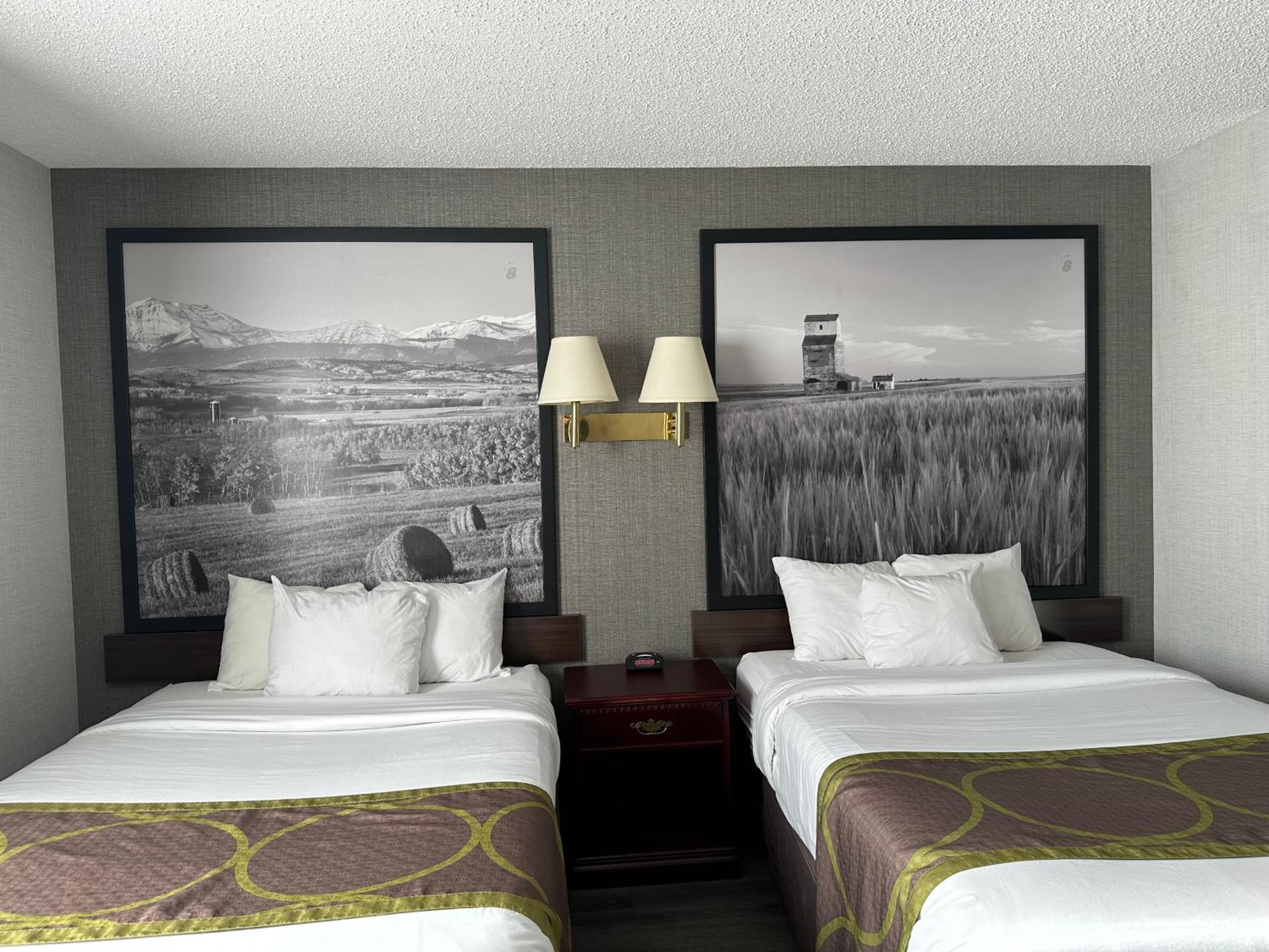 Double Room with Two Double Beds - Non-Smoking - Photo 3