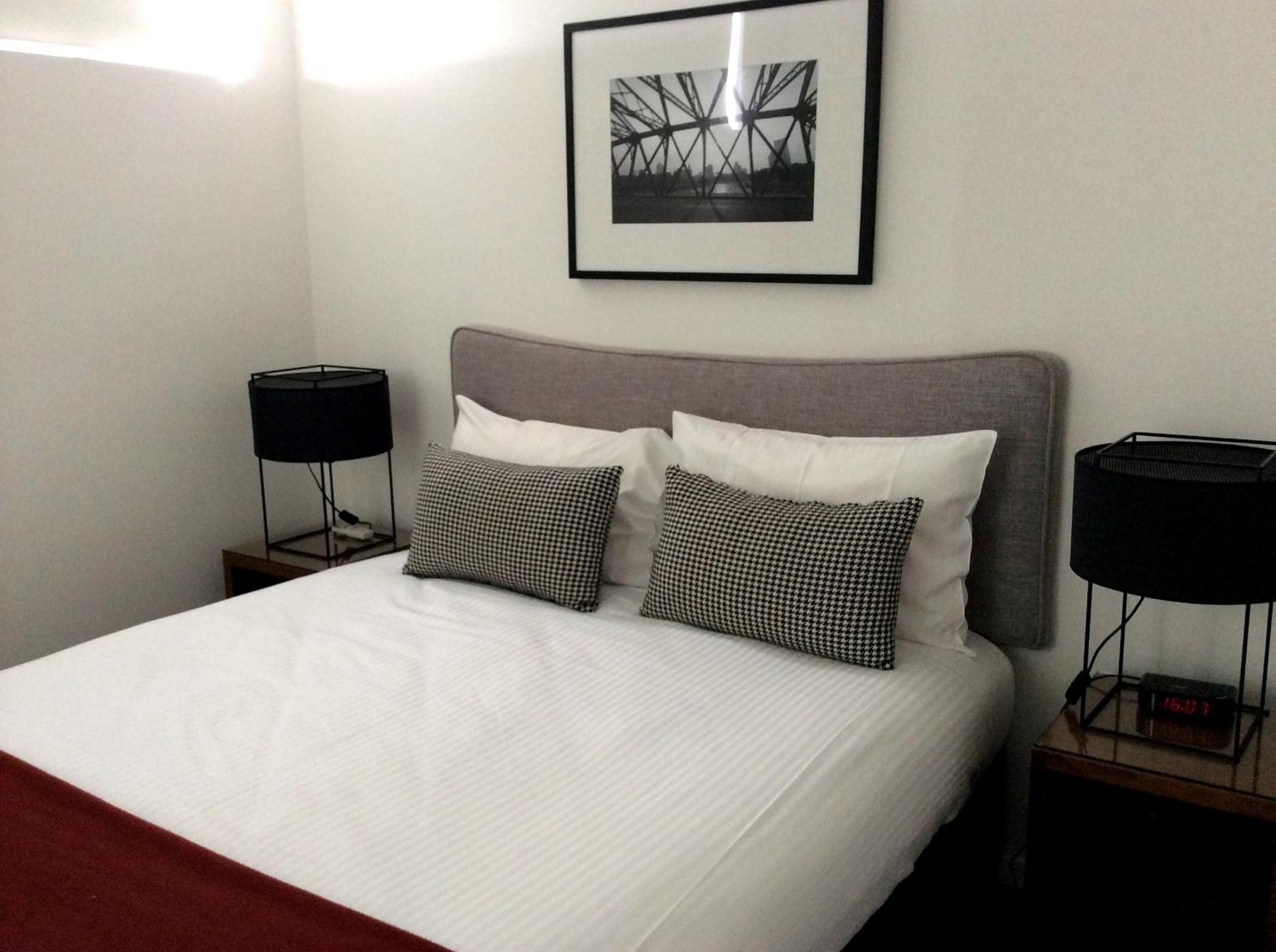 Two-Bedroom Apartment with Mountain View