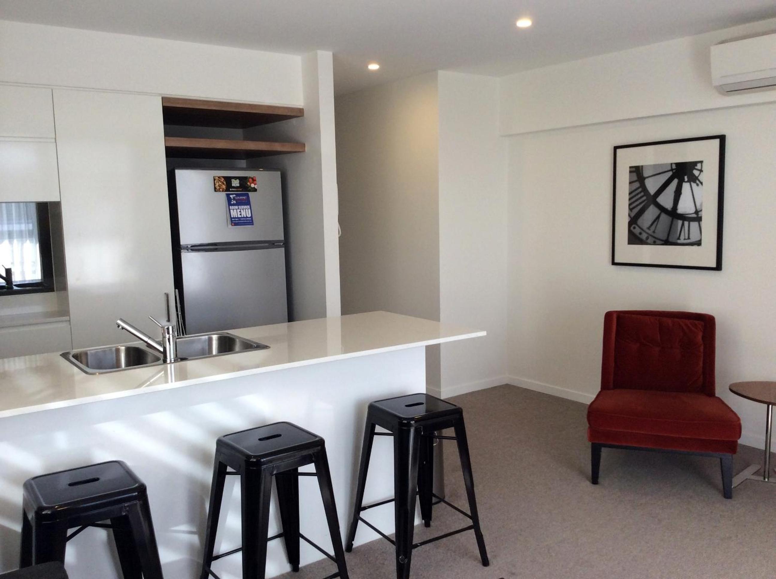 Two-Bedroom Apartment with City View thumbnail 5