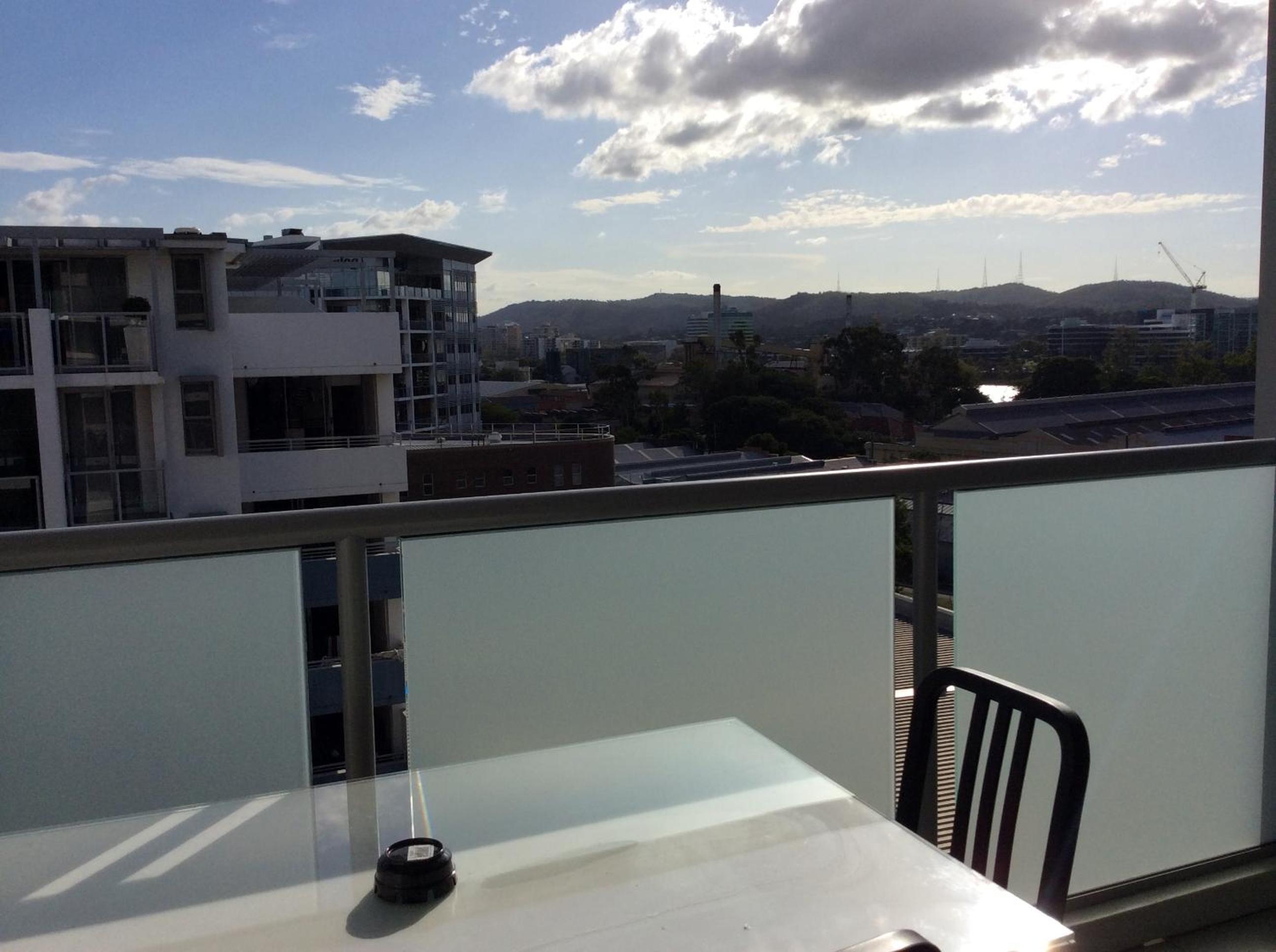 Two-Bedroom Apartment with Mountain View