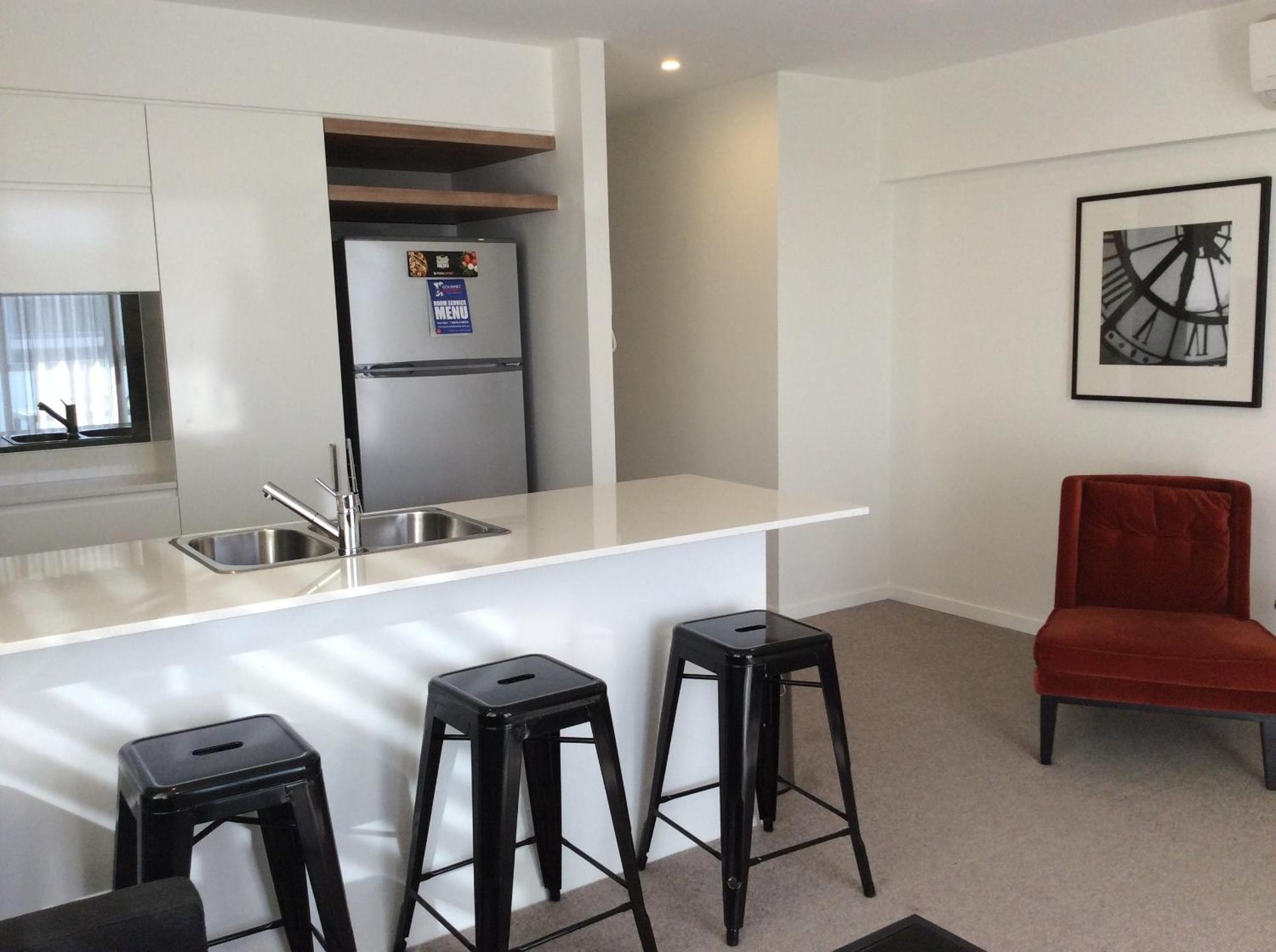 Two-Bedroom Apartment with Mountain View thumbnail 5