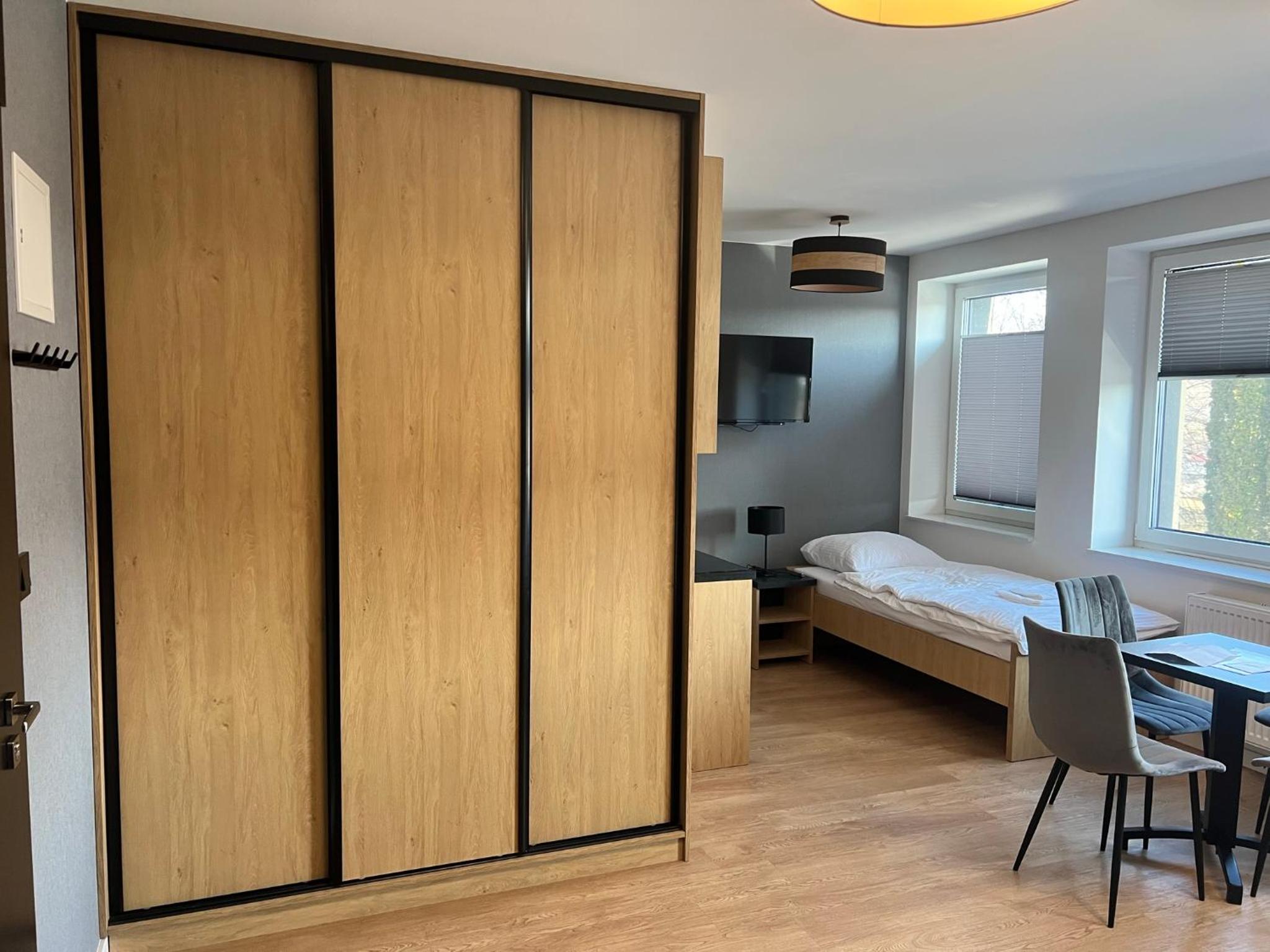 One-Bedroom Apartment photo 1