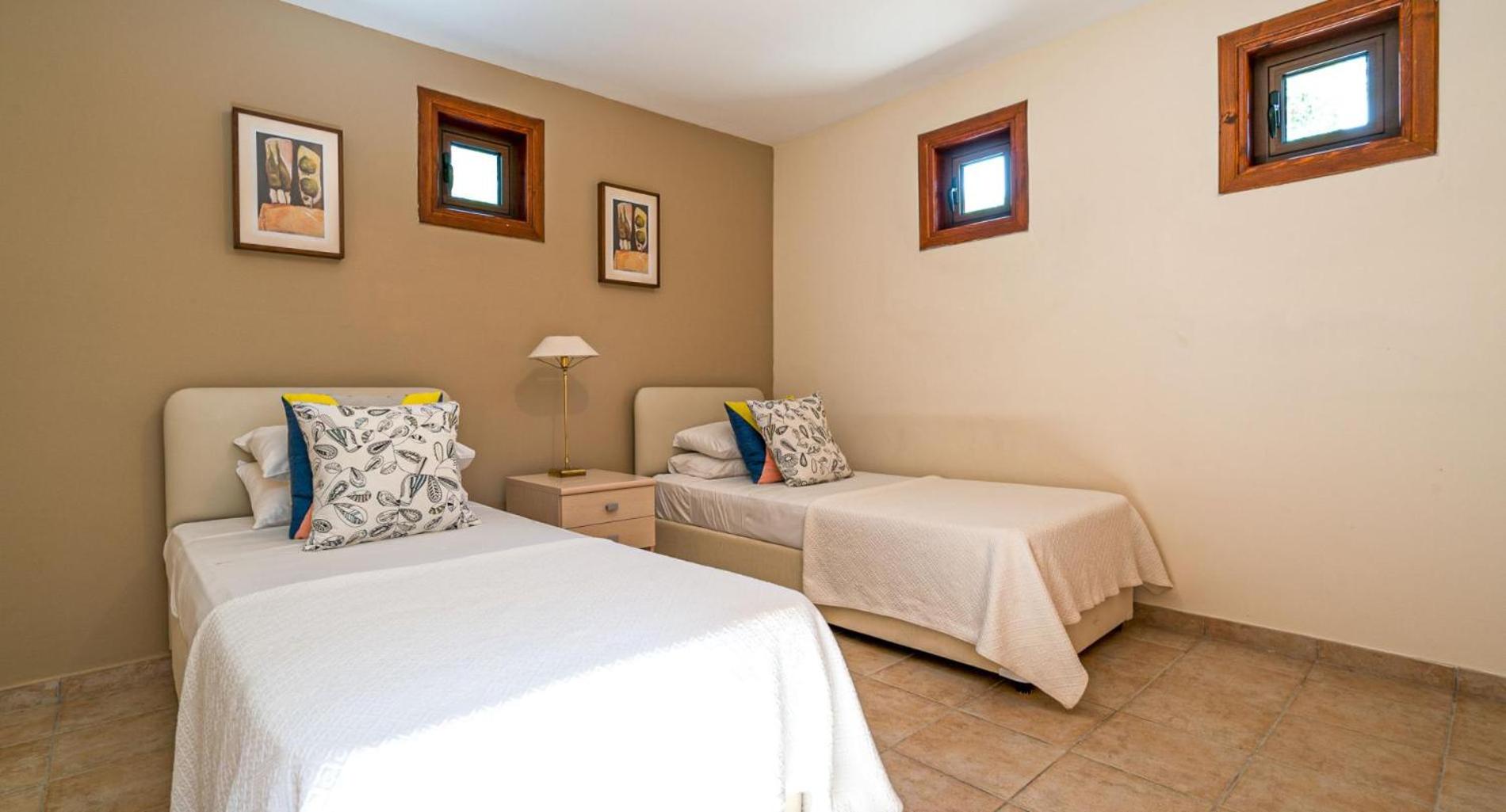Three-Bedroom Villa photo 3